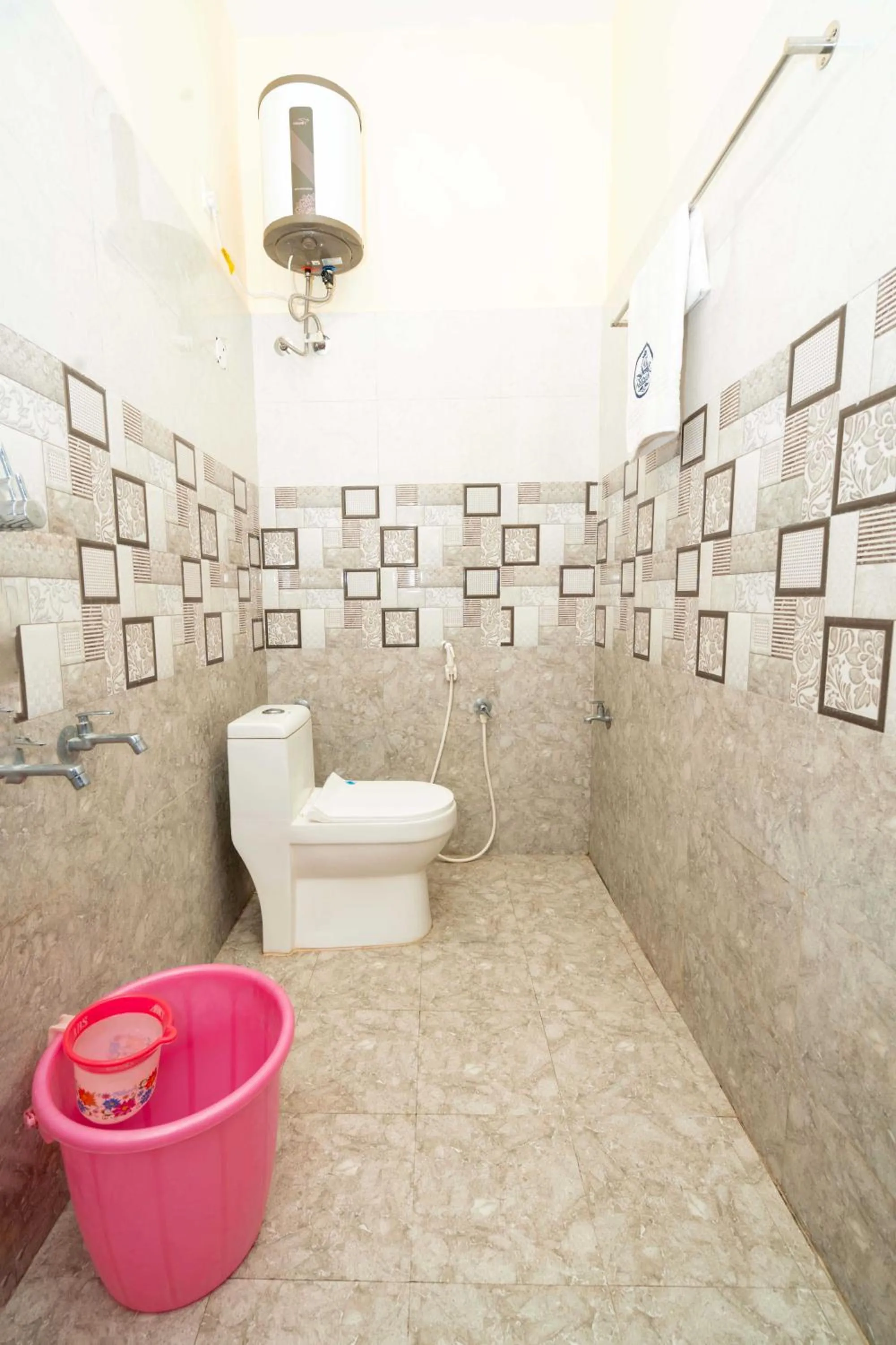 Toilet in Hotel Amman Residency