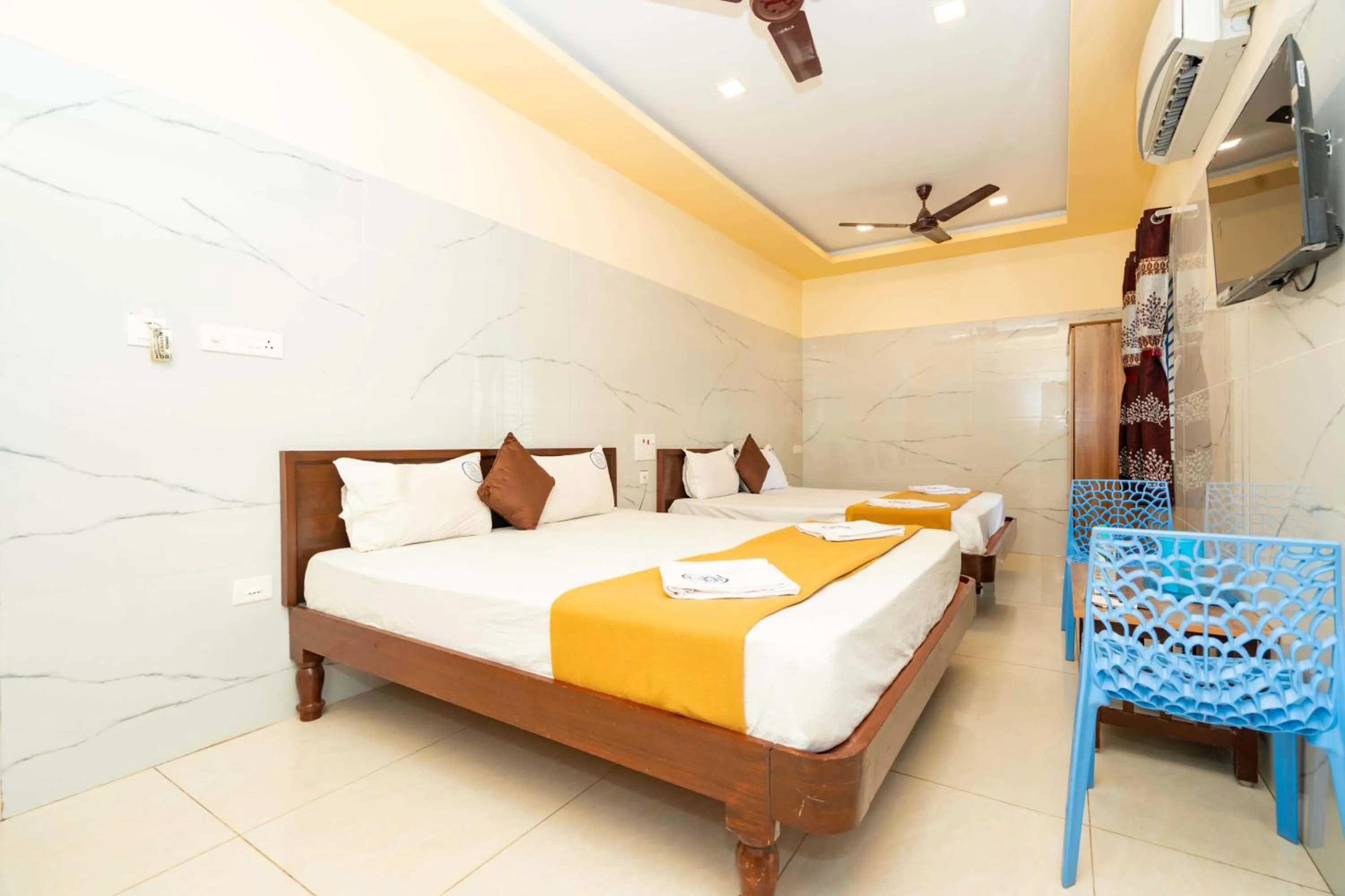 Bed in Hotel Amman Residency