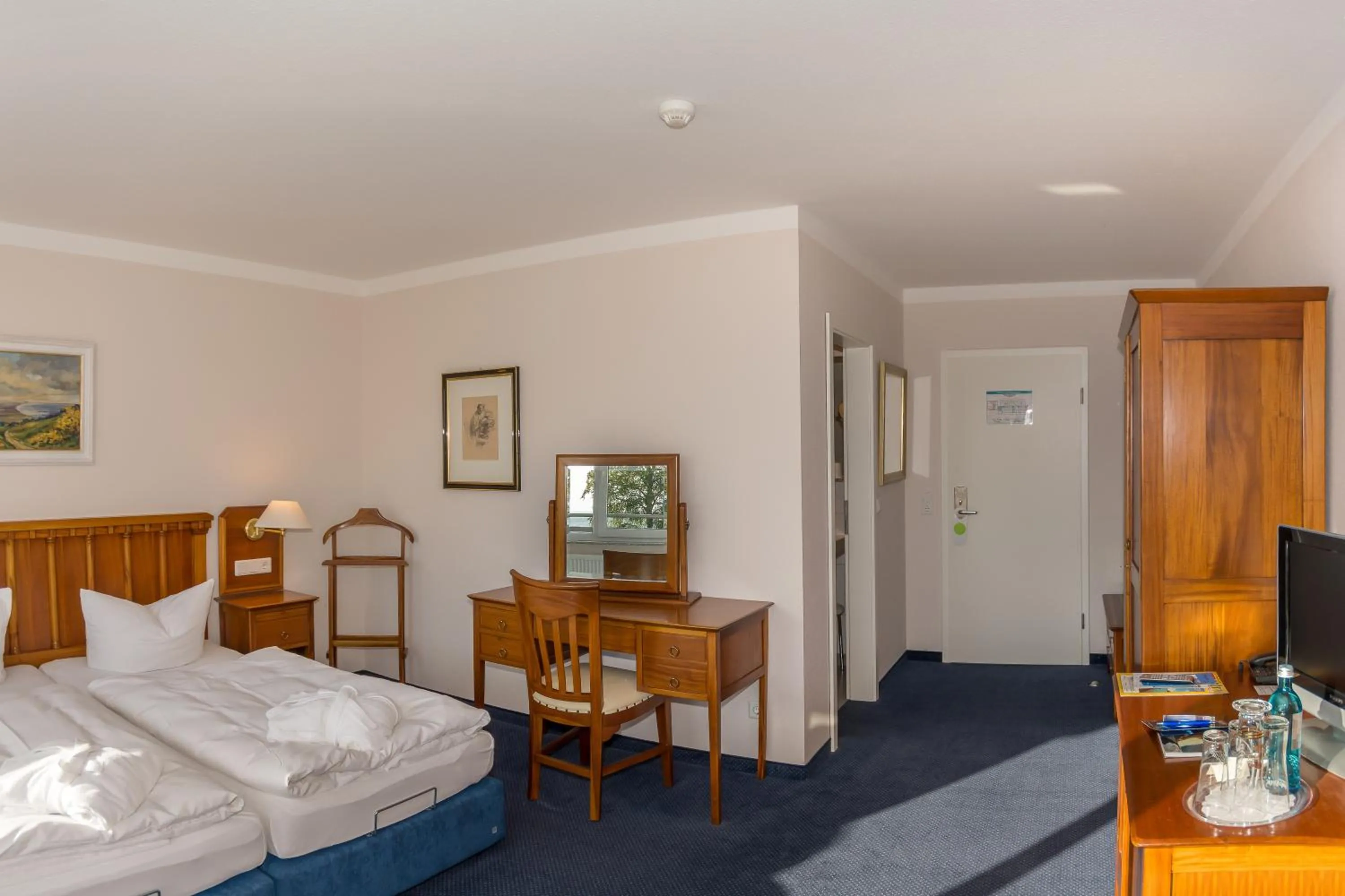 Photo of the whole room, Bed in Hotel Badehaus Goor