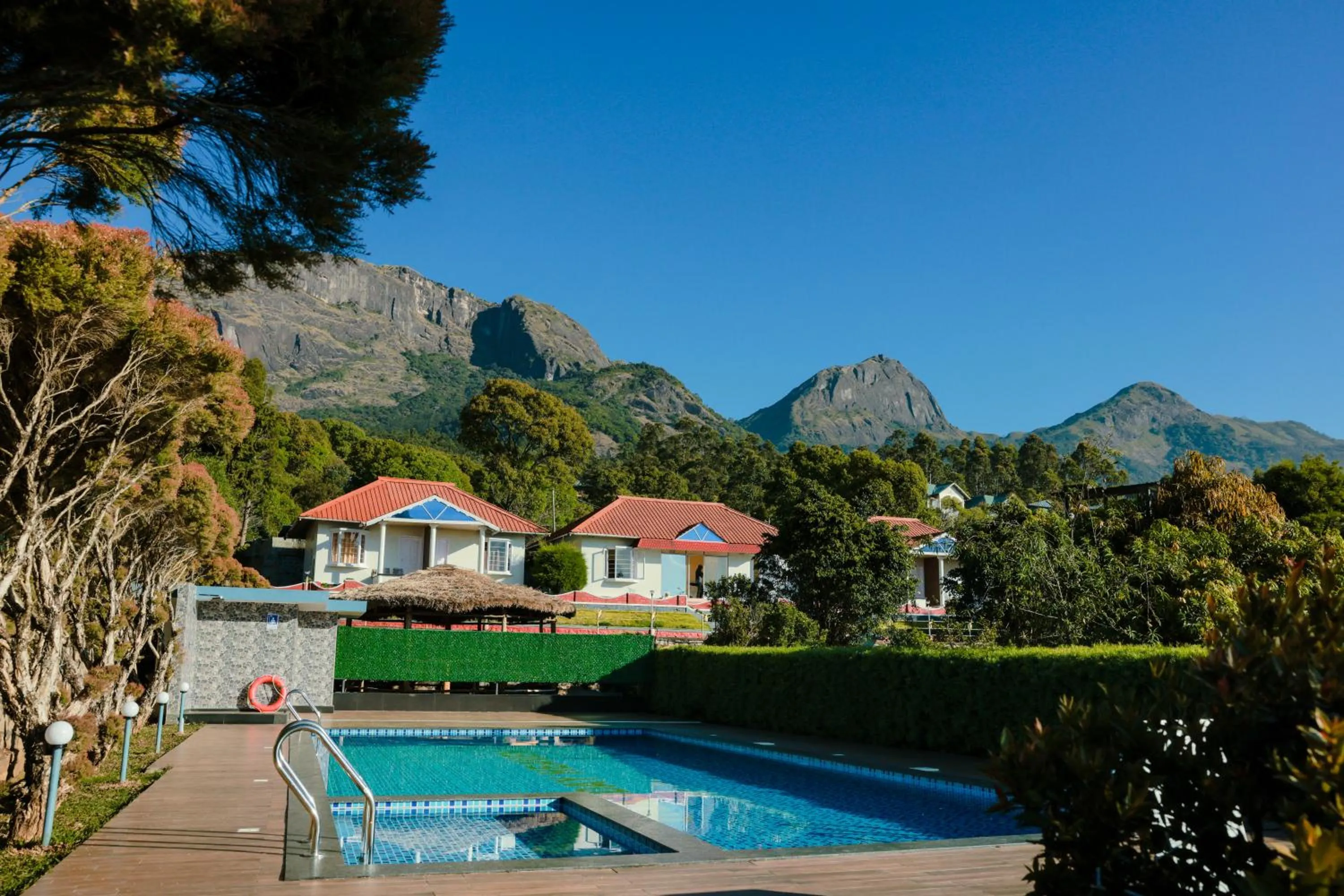 Swimming pool in Holiday Heaven Munnar