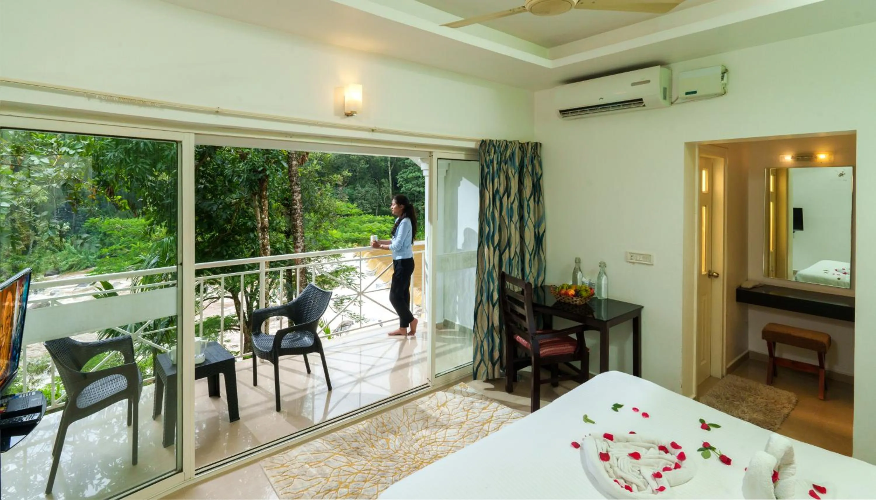 Balcony/Terrace, Bed in Rivulet Resort