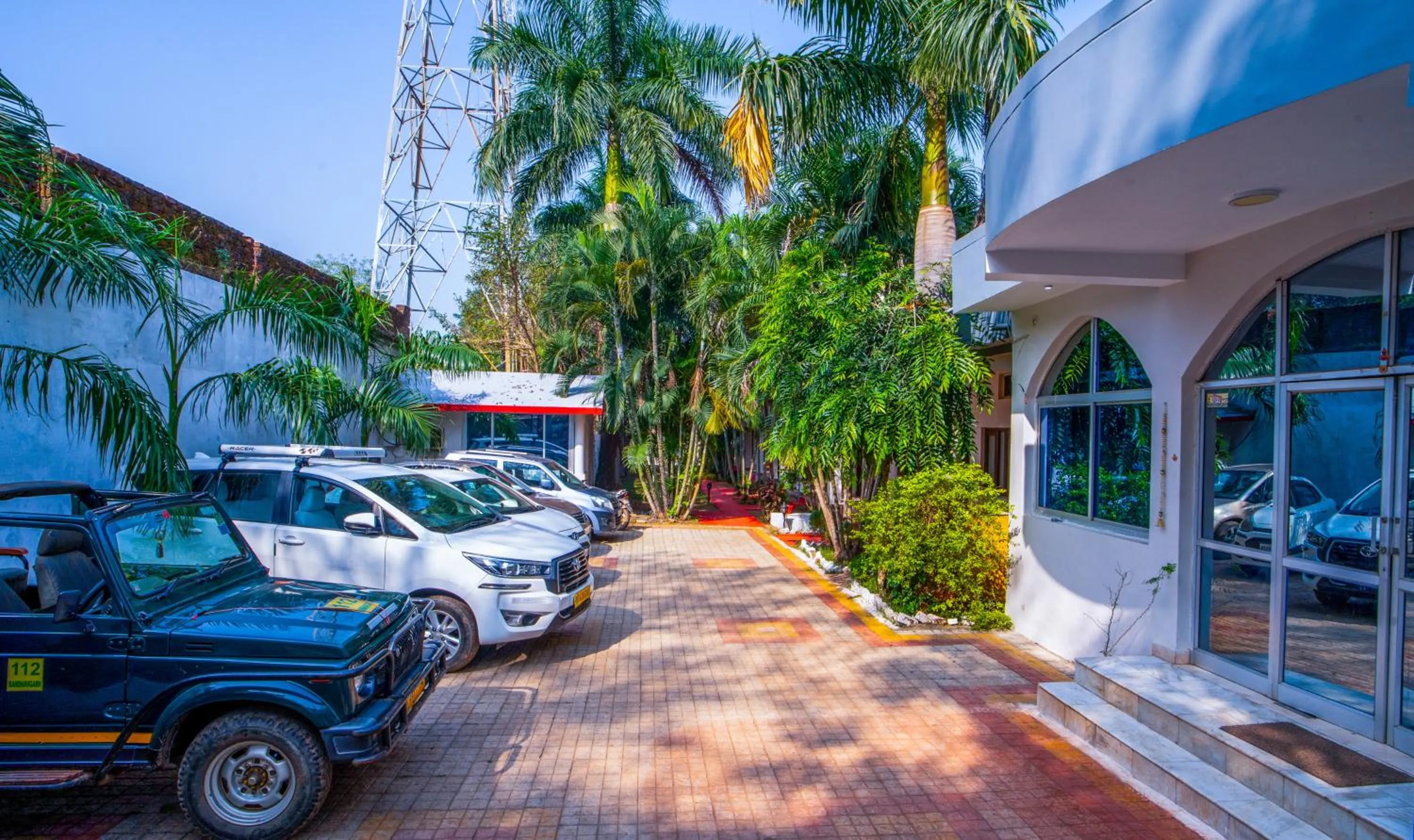 Parking in Hotel Jungle Palace Resort