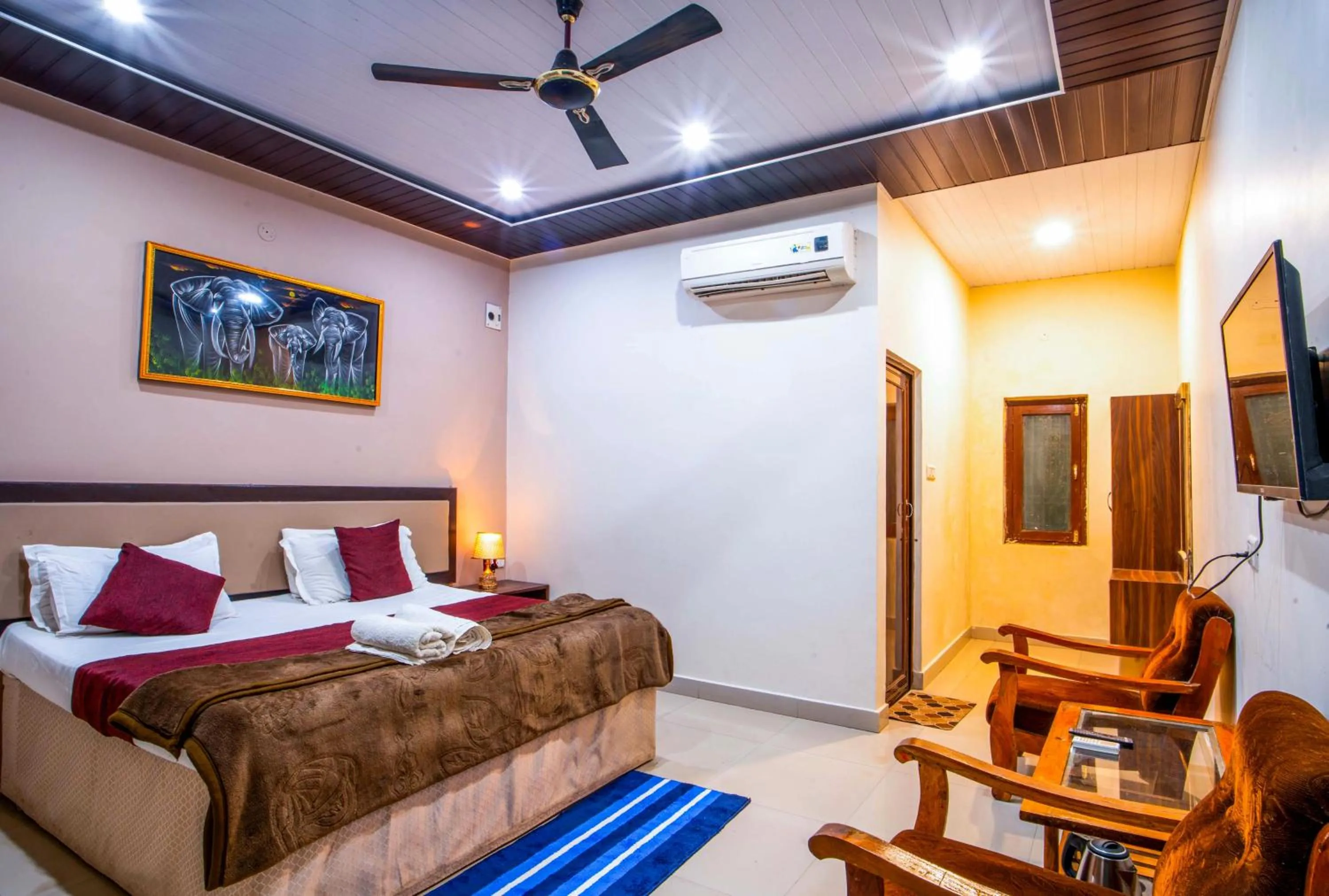 Bedroom, Bed in Hotel Jungle Palace Resort