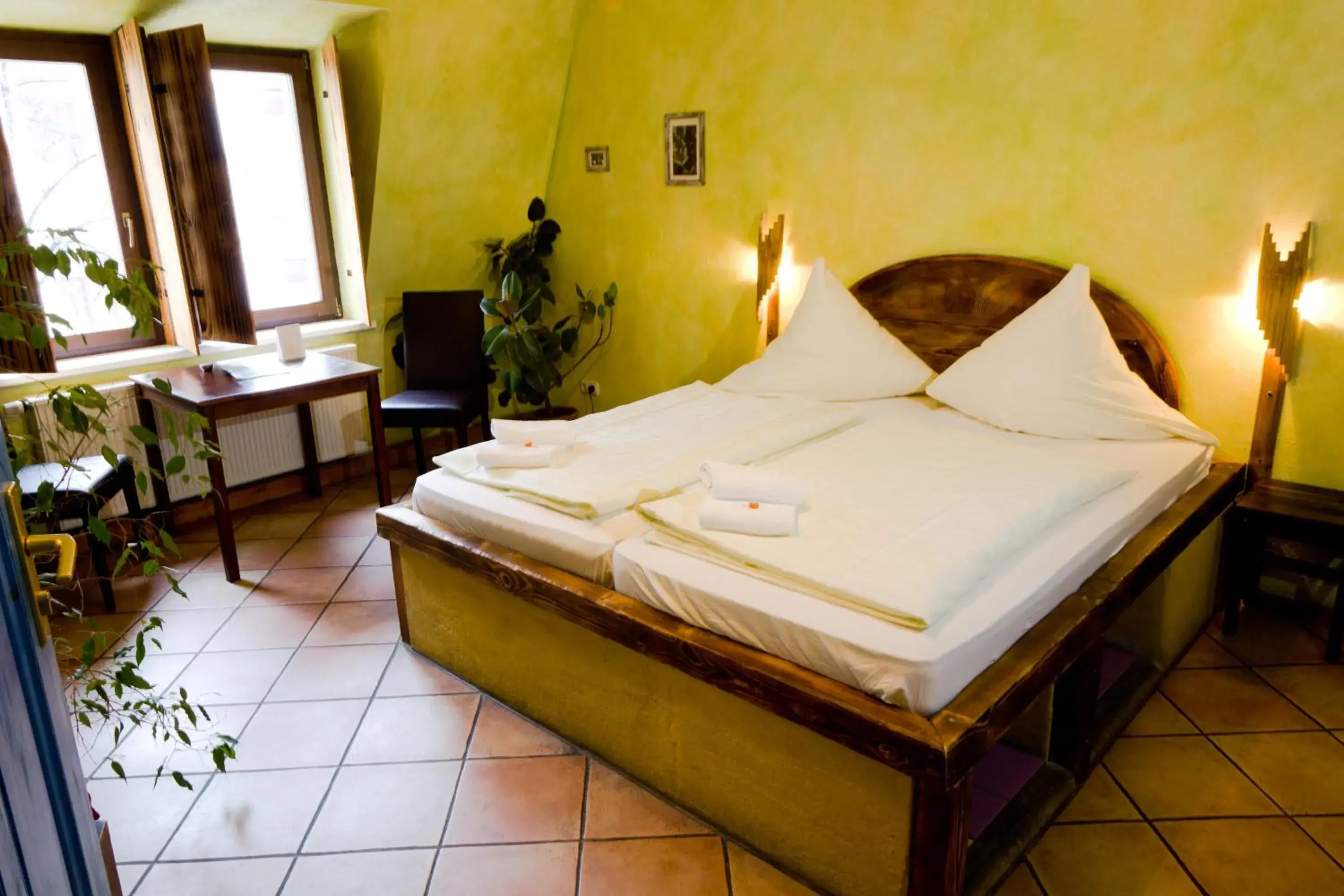 Double Room with Shared Bathroom in Gästehaus Mezcalero Double Room with Shared Bathroom in Gästehaus Mezcalero