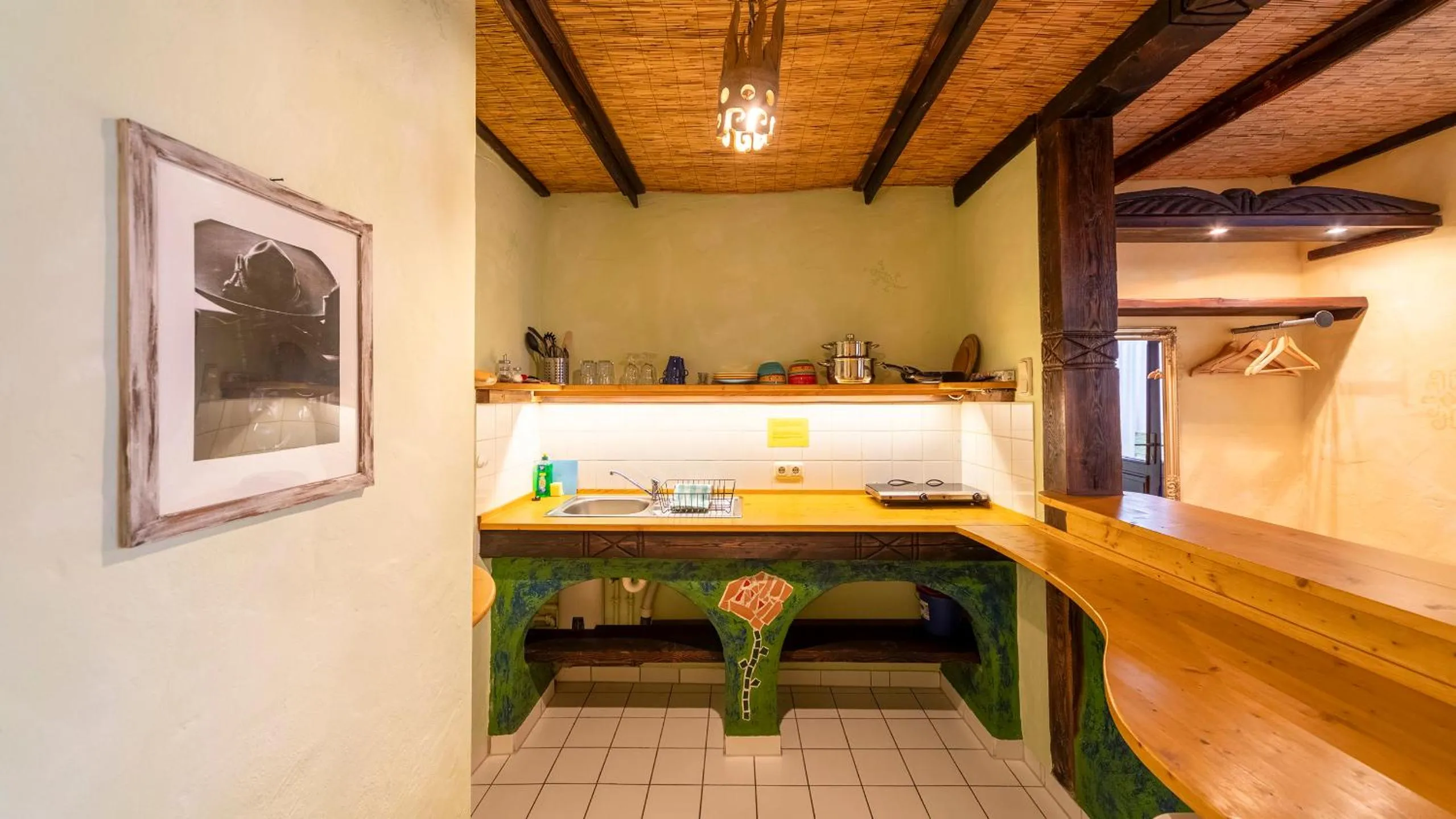 Kitchen or kitchenette in Gästehaus Mezcalero