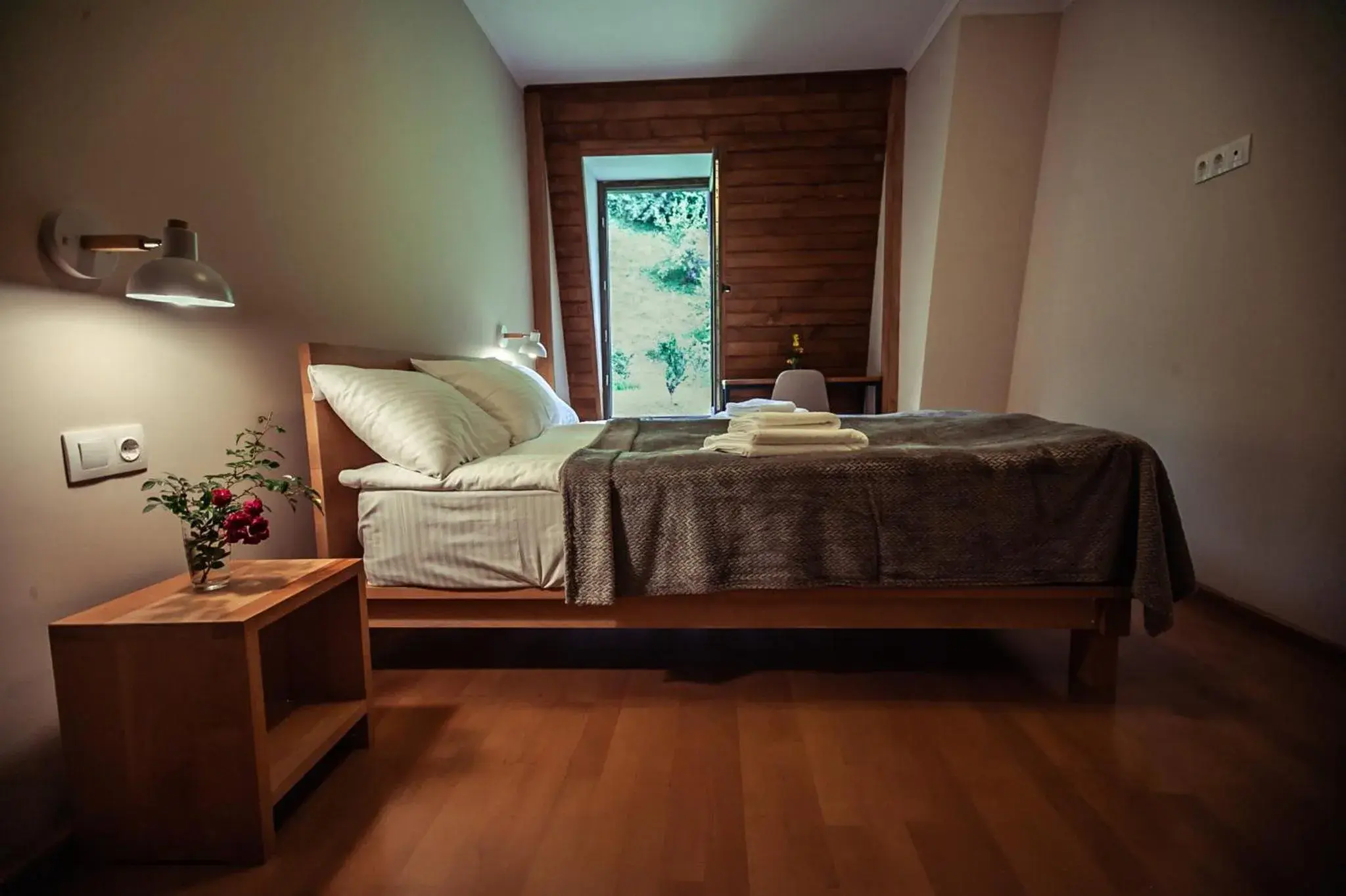 Standard Queen Room - single occupancy in Latour Mestia Standard Queen Room - single occupancy in Latour Mestia