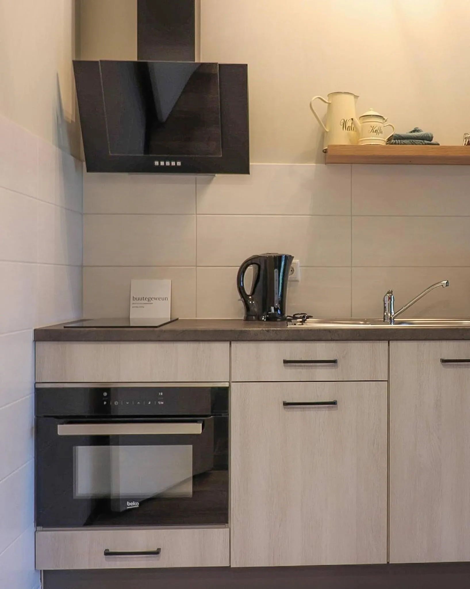 Kitchen or kitchenette in B&B Buutegeweun