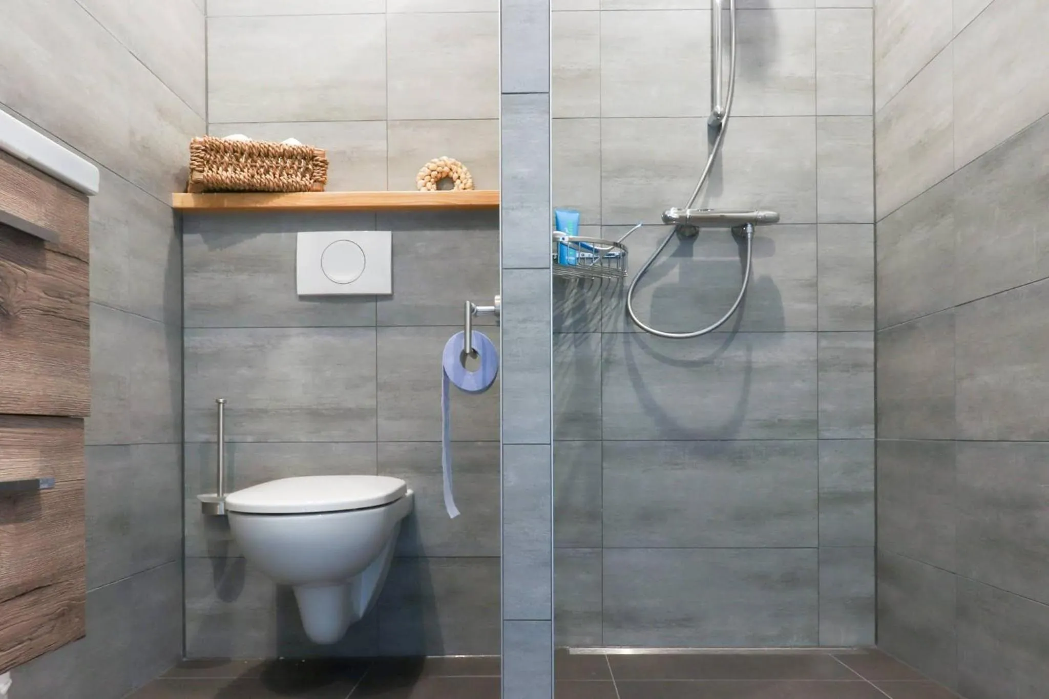 Bathroom in B&B Buutegeweun