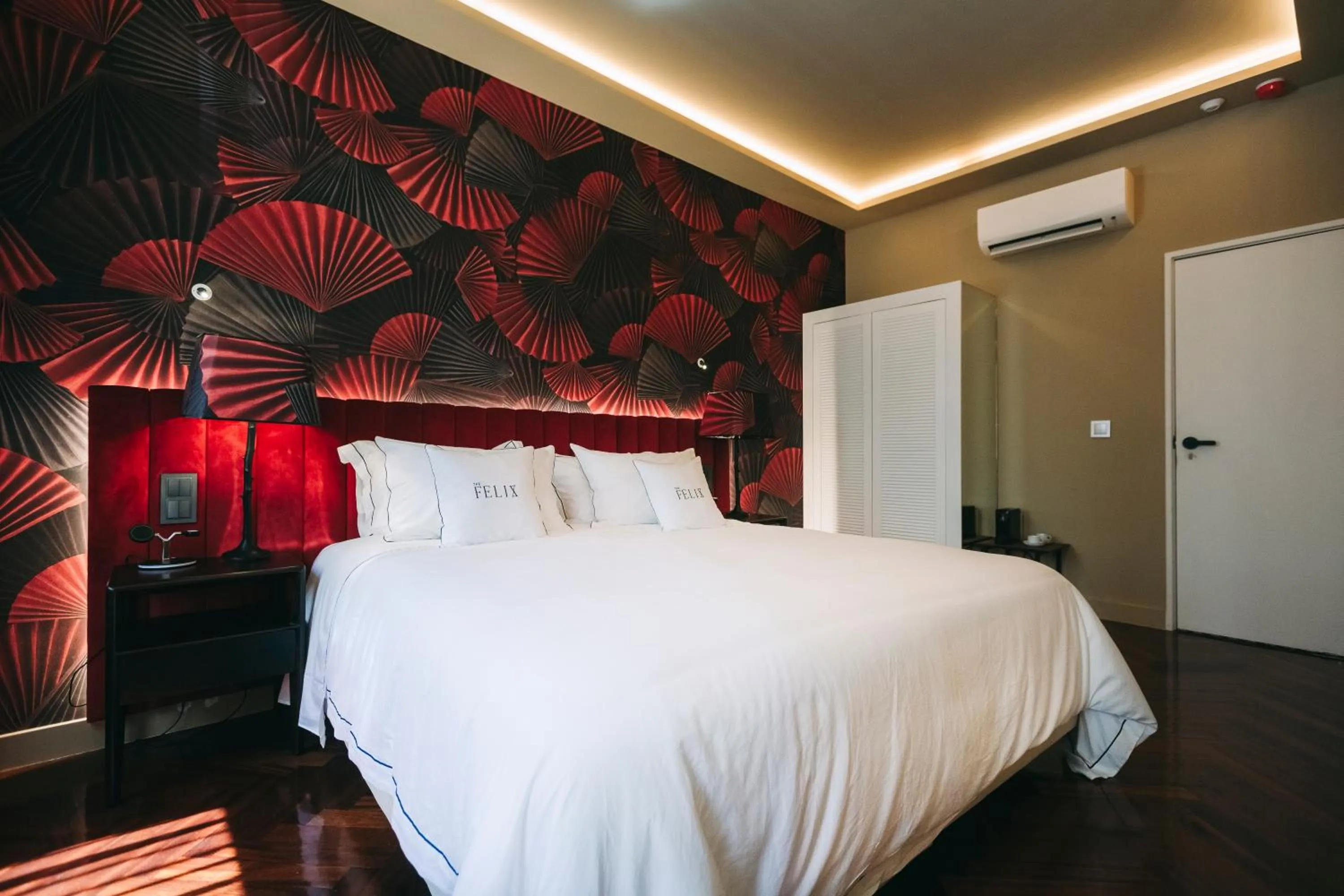 Bedroom, Bed in The Felix 10