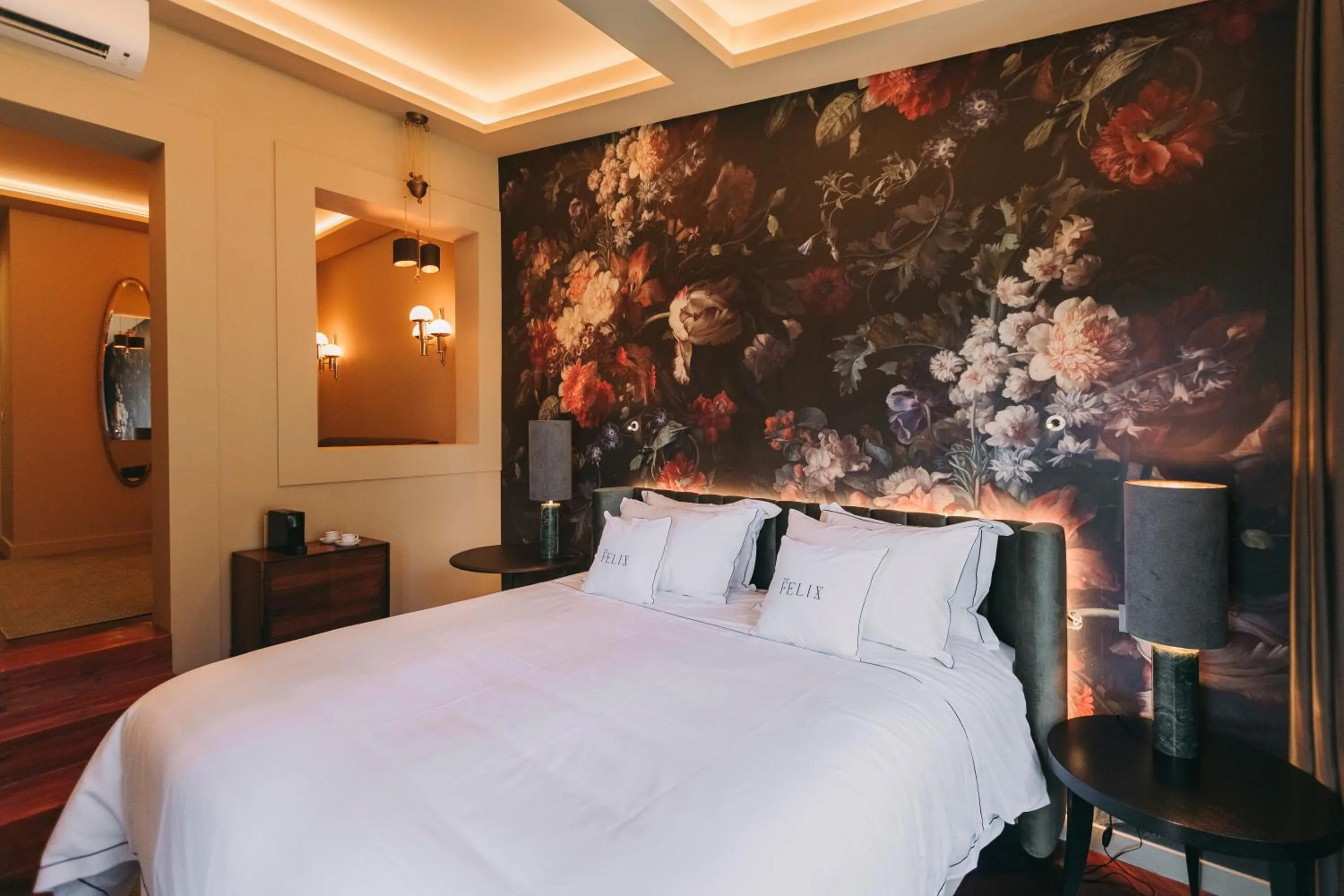 Bedroom, Bed in The Felix 10