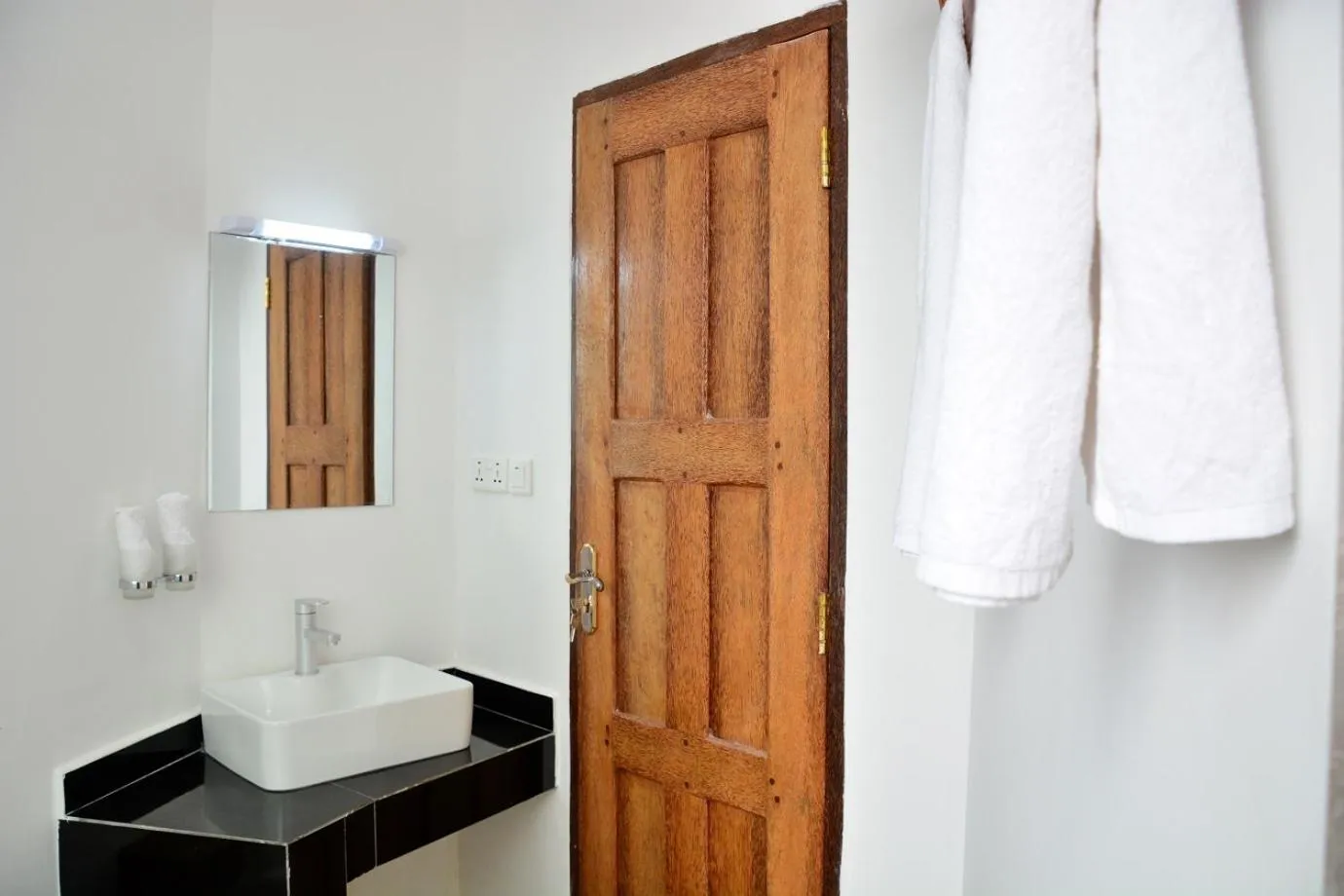 Bathroom in Zanoceanique Hotel