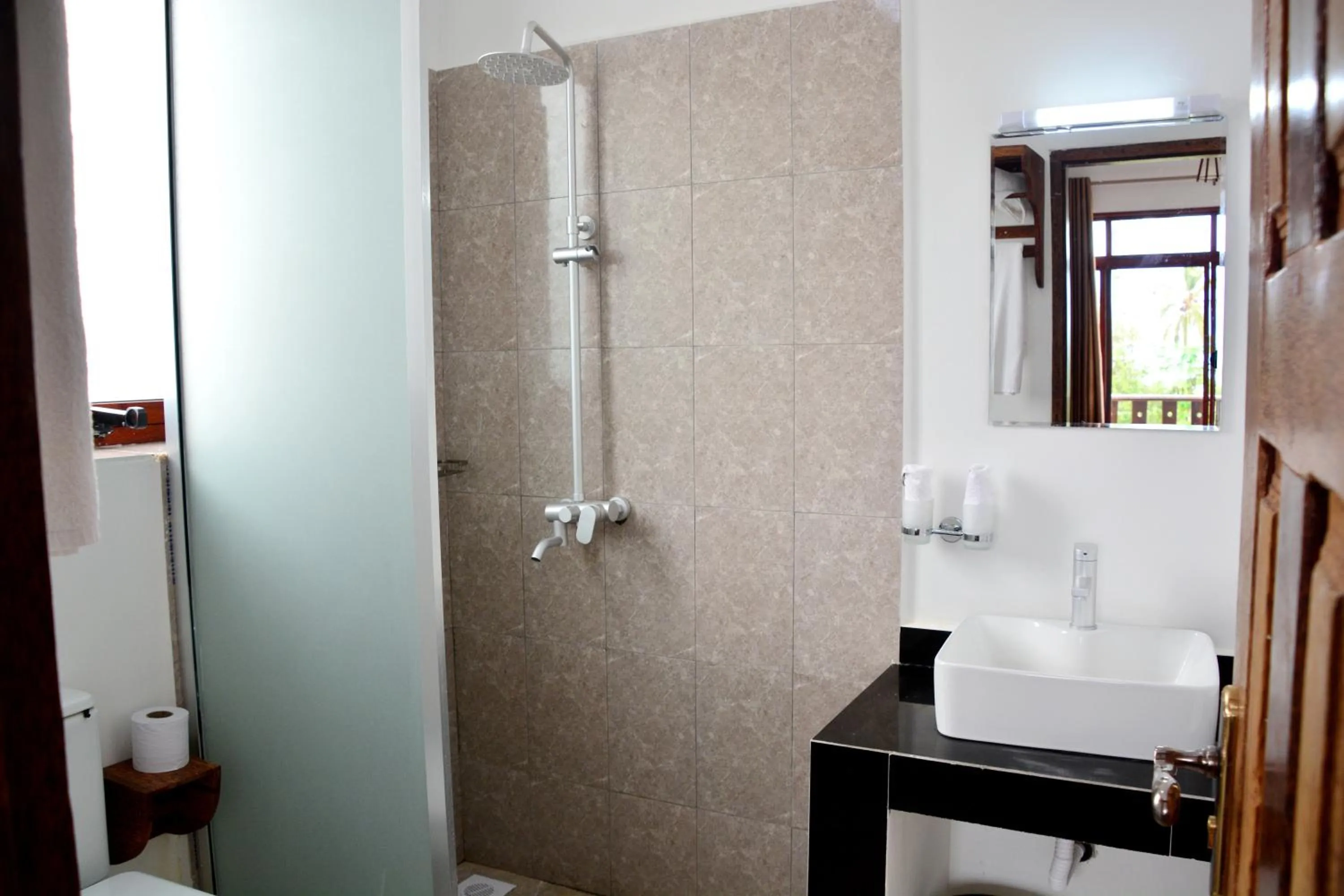 Toilet in Zanoceanique Hotel