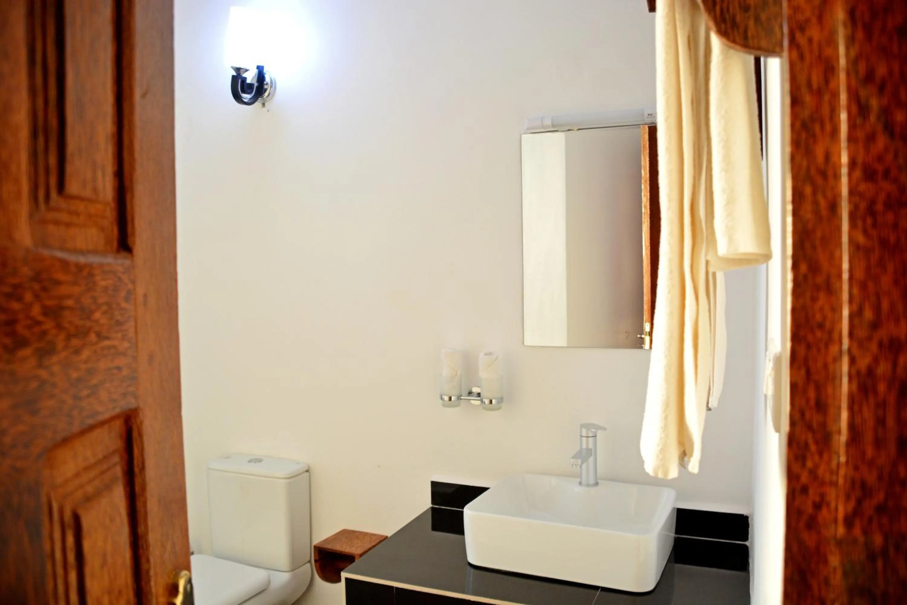 Bathroom in Zanoceanique Hotel