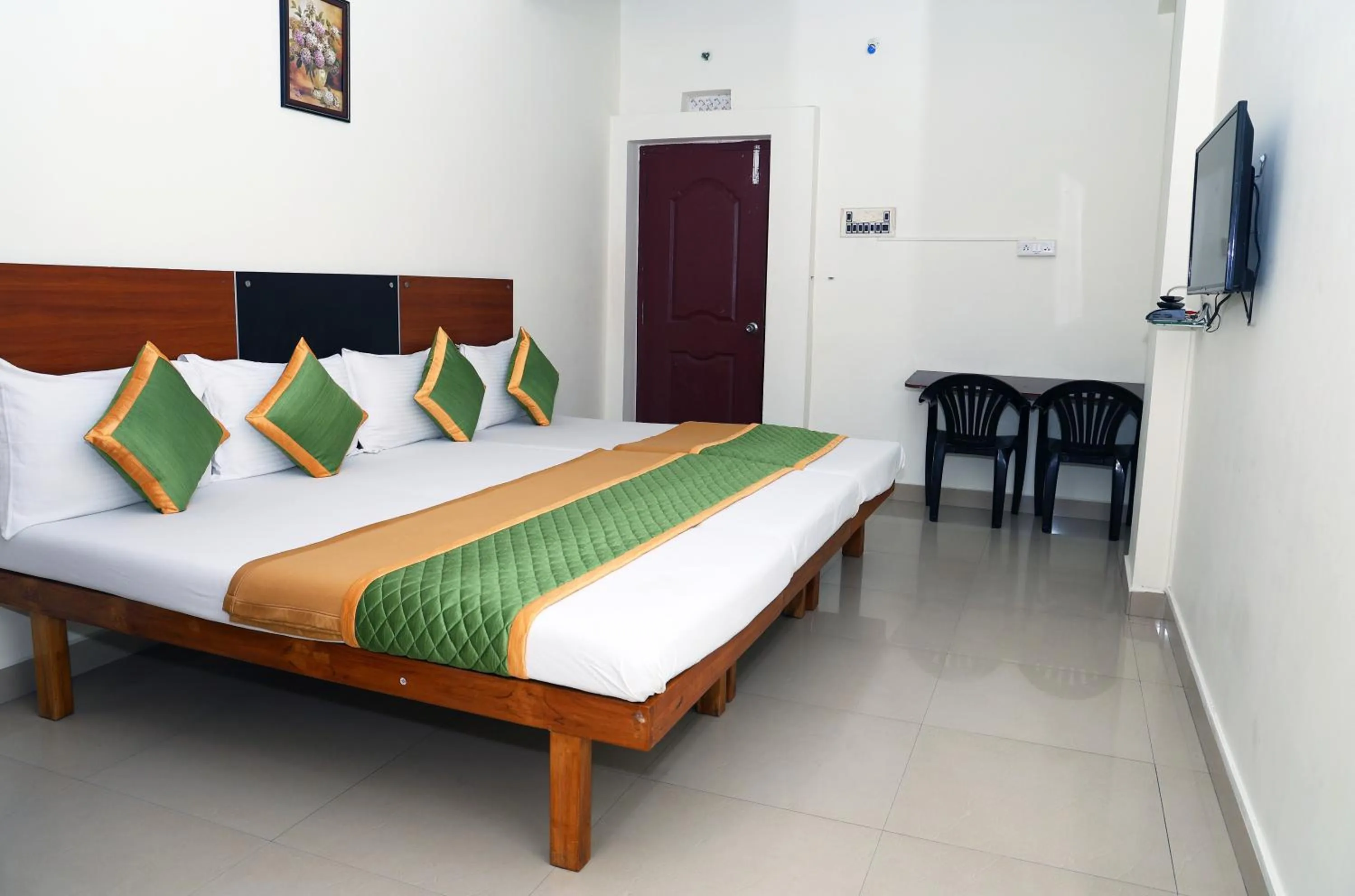 Bedroom, Bed in ROYAL GREEN AIRPORT TRANSIT ACCOMMODATION