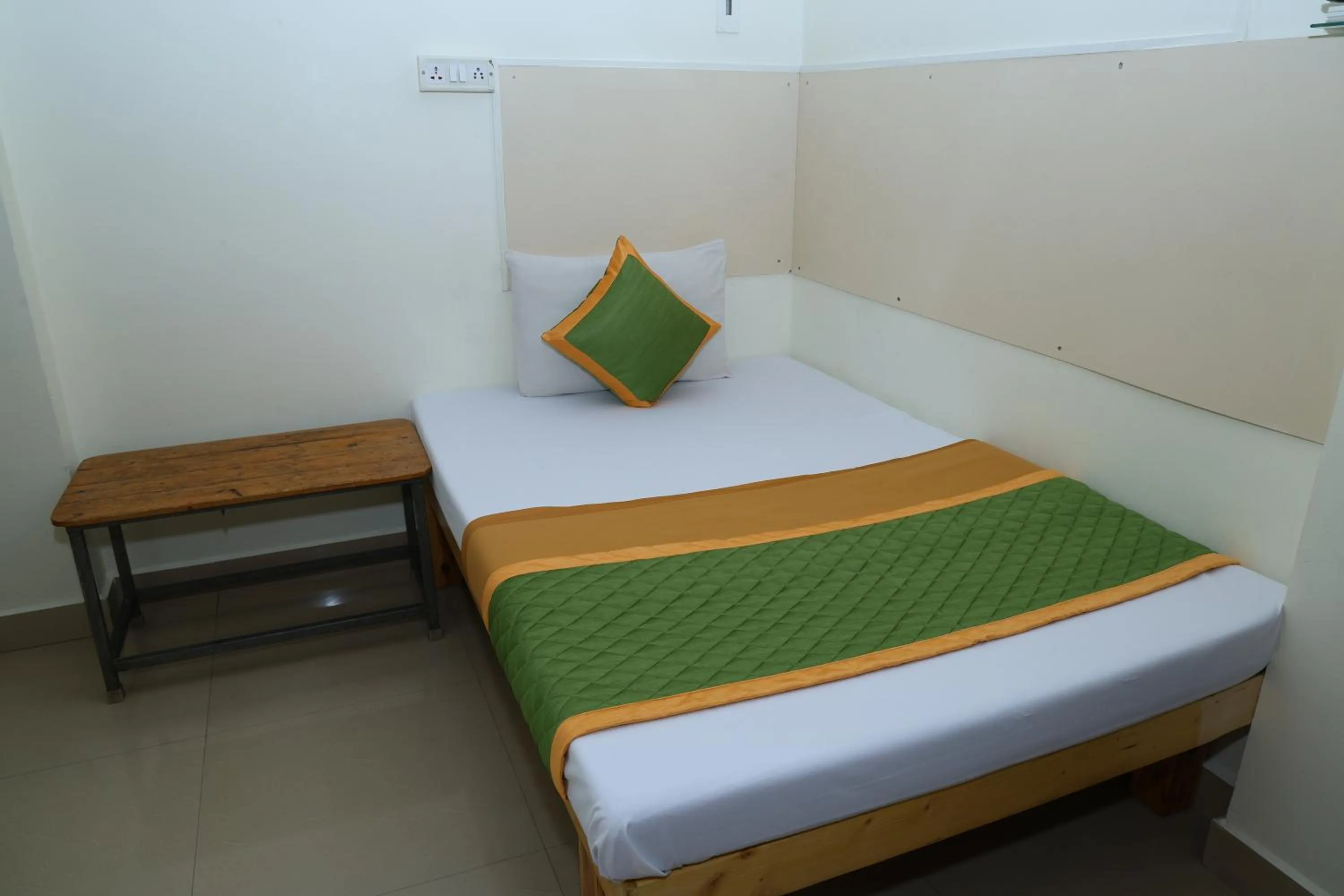 Bed in ROYAL GREEN AIRPORT TRANSIT ACCOMMODATION