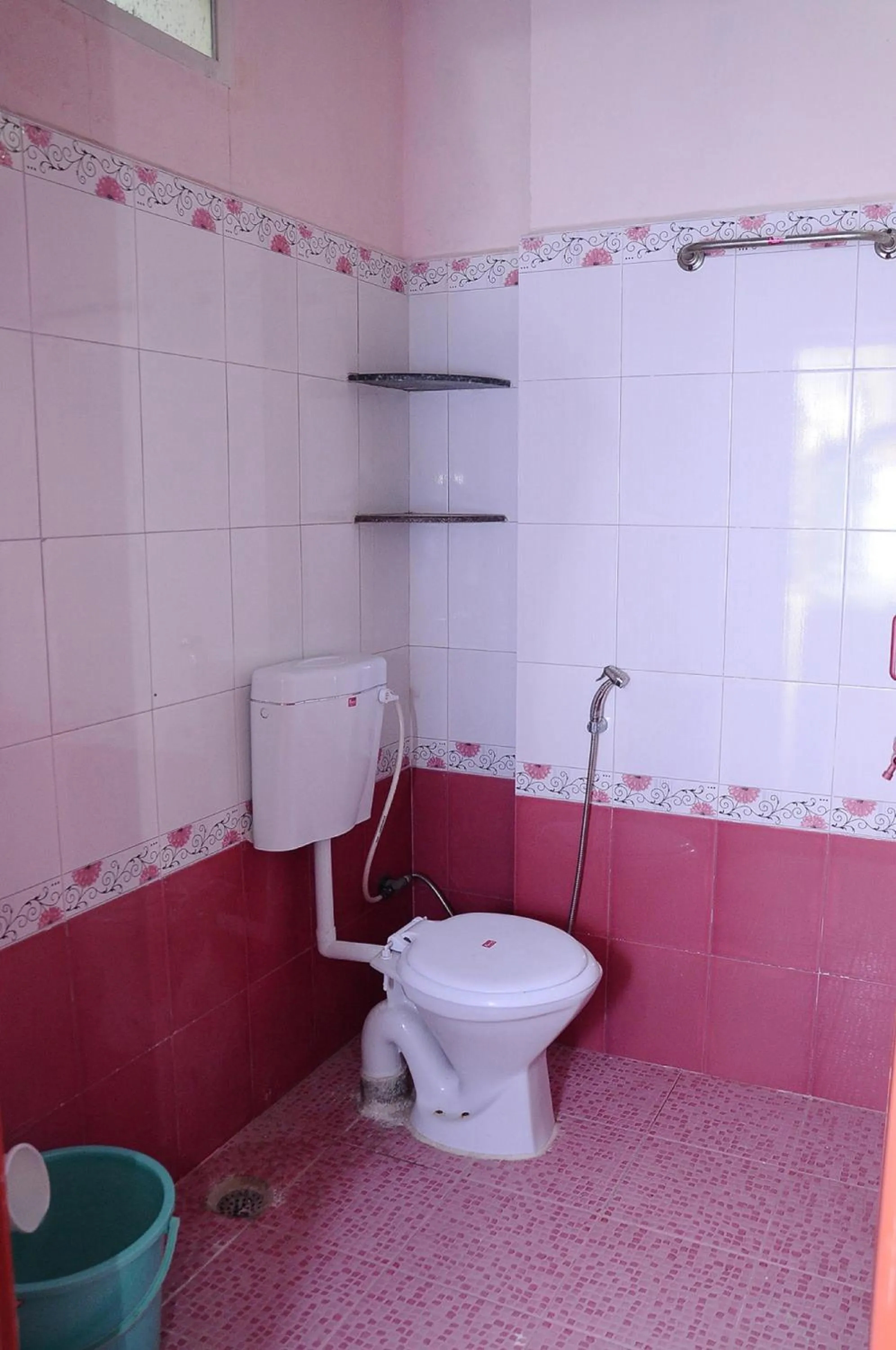 Toilet in ROYAL GREEN AIRPORT TRANSIT ACCOMMODATION