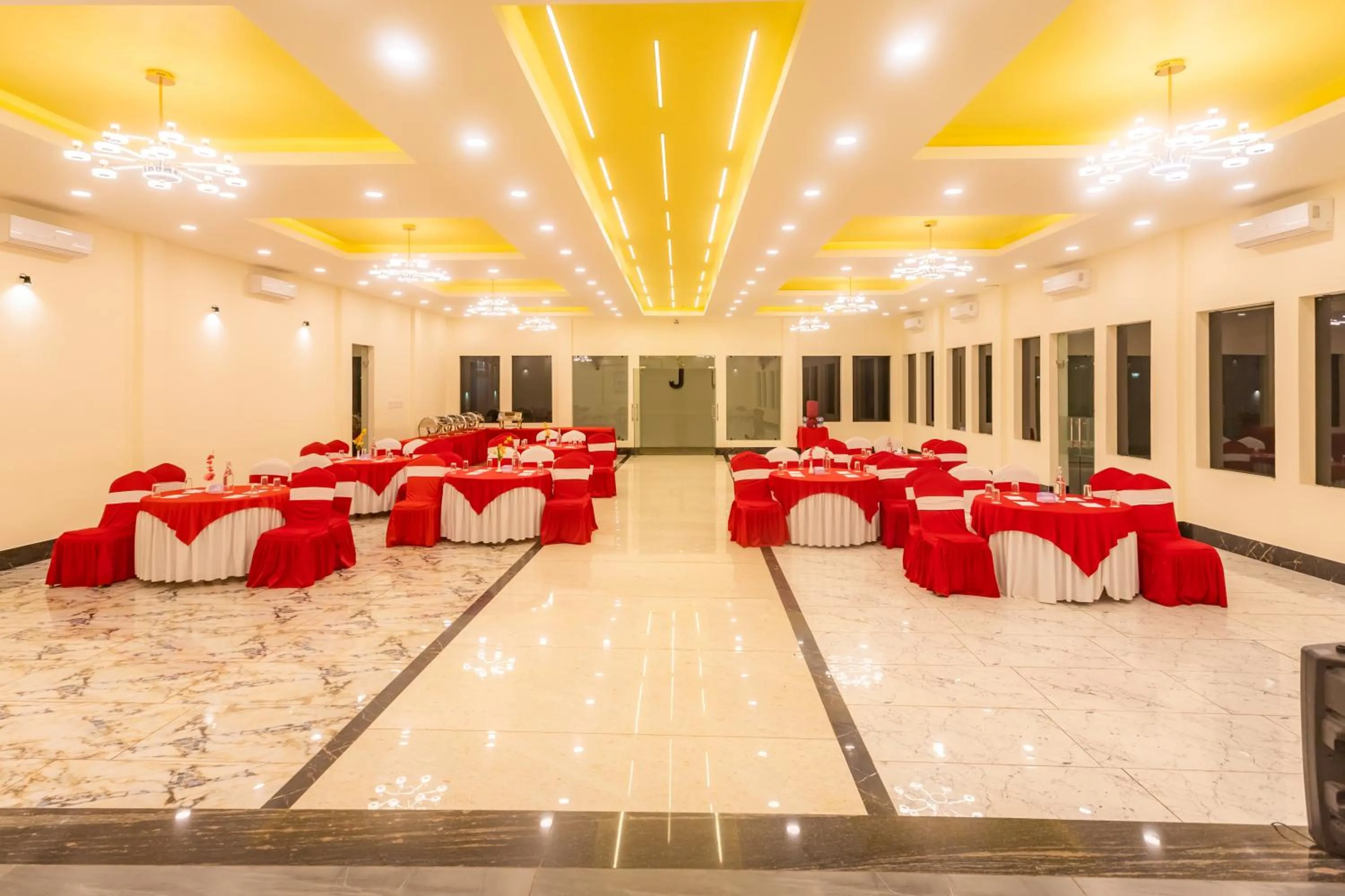 Meeting/conference room in The SR Hotel