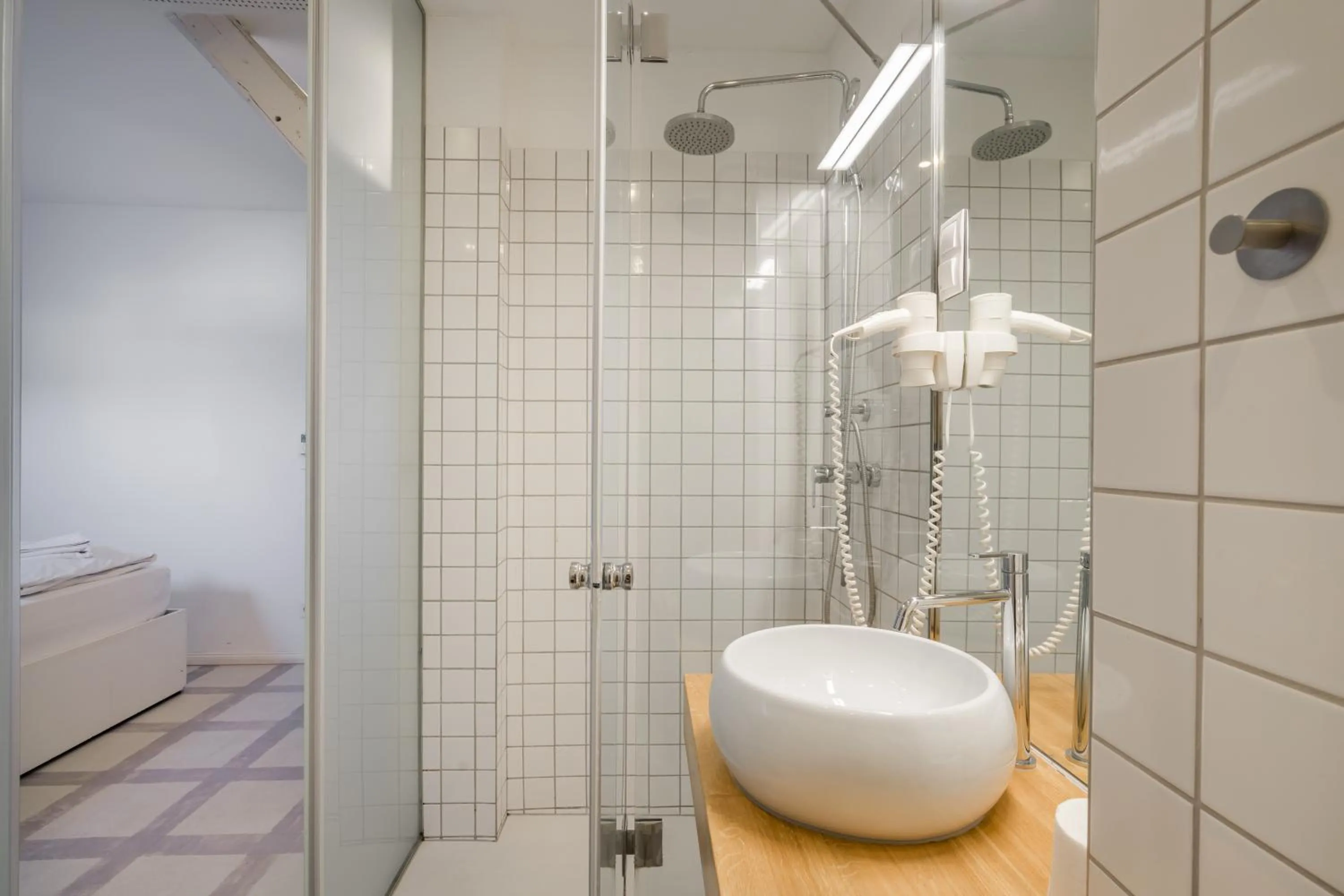 Toilet in Butik Apartments, by BQA