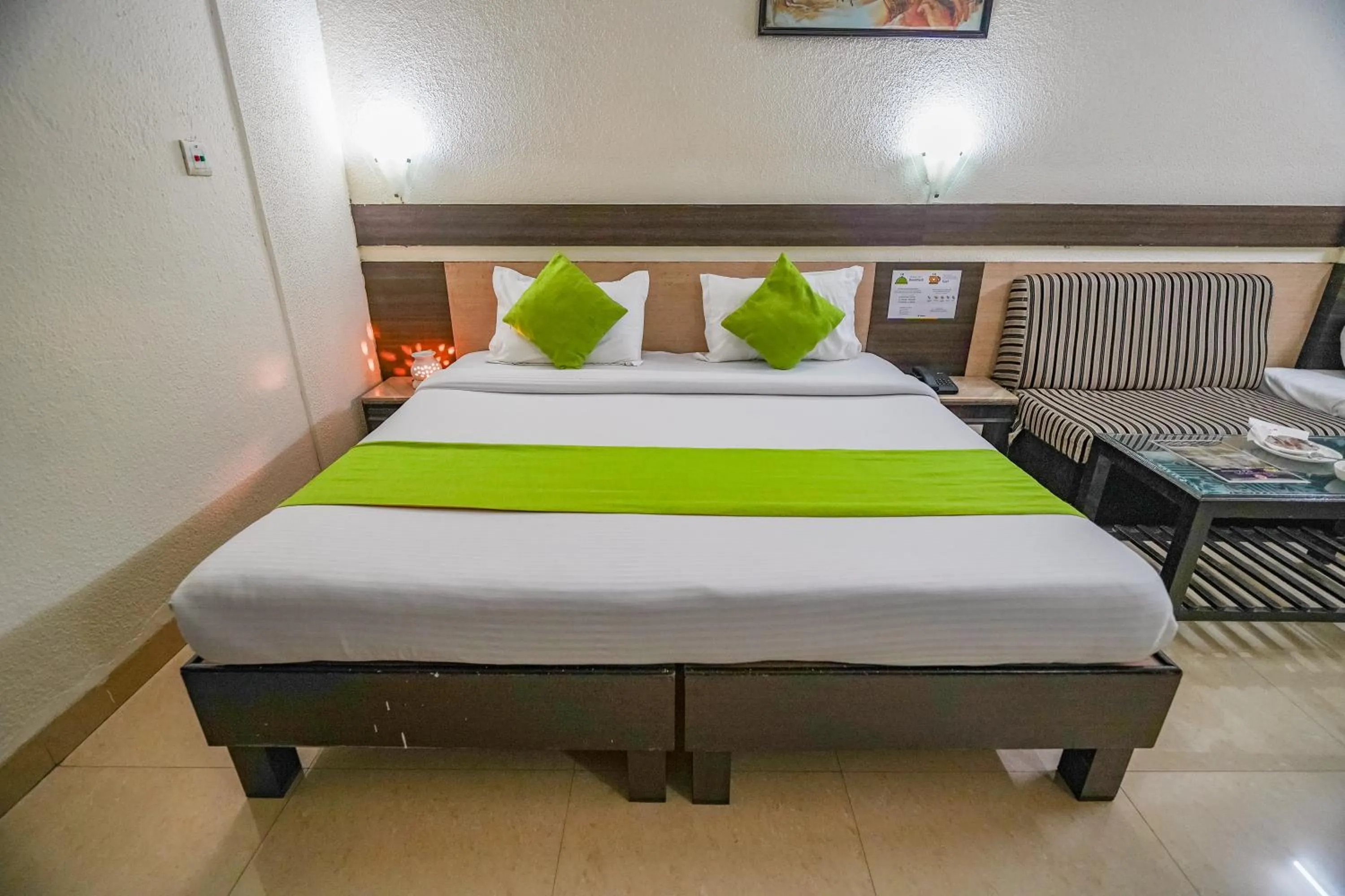 Photo of the whole room, Bed in Hotel The Shagun