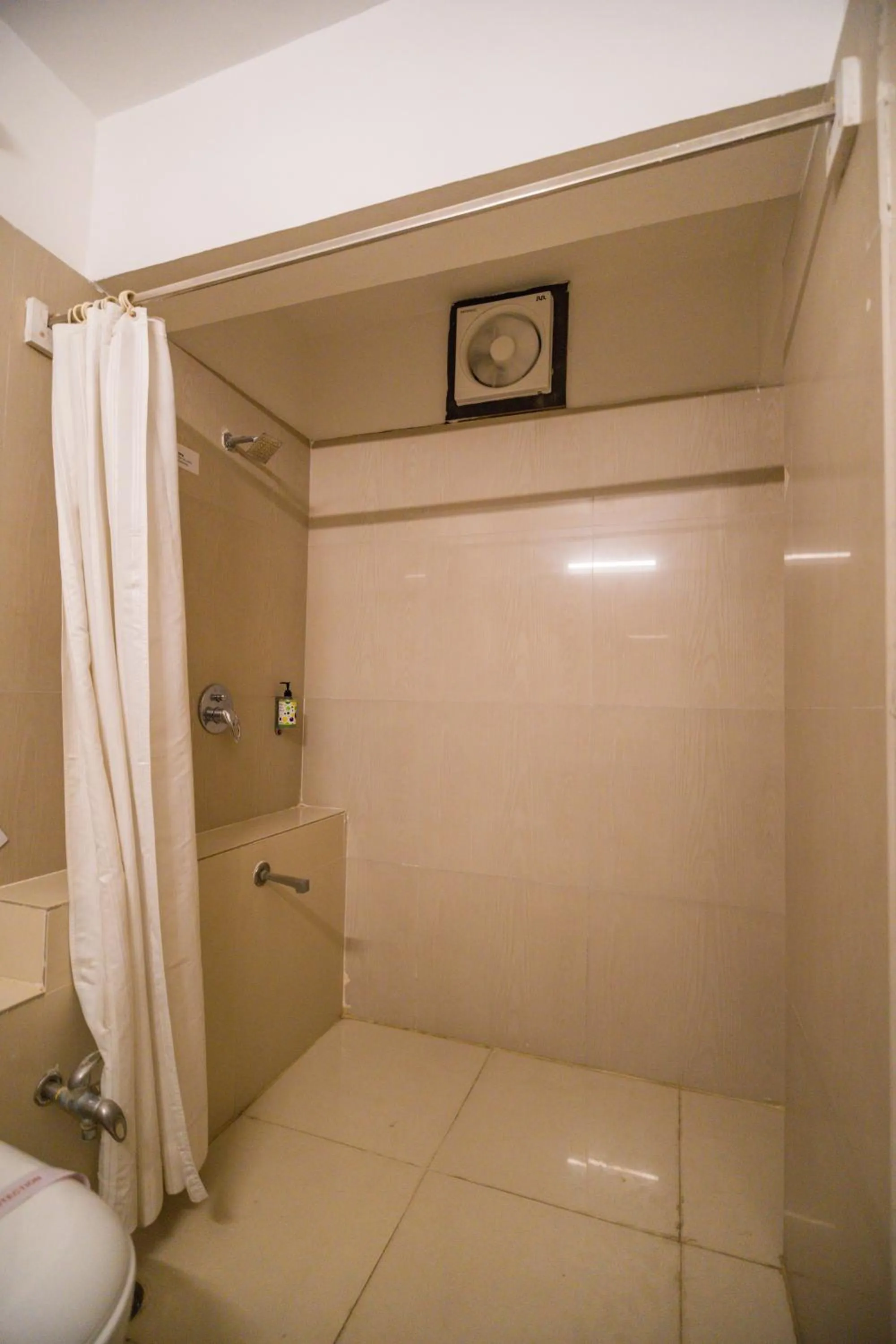 Shower in Hotel The Shagun