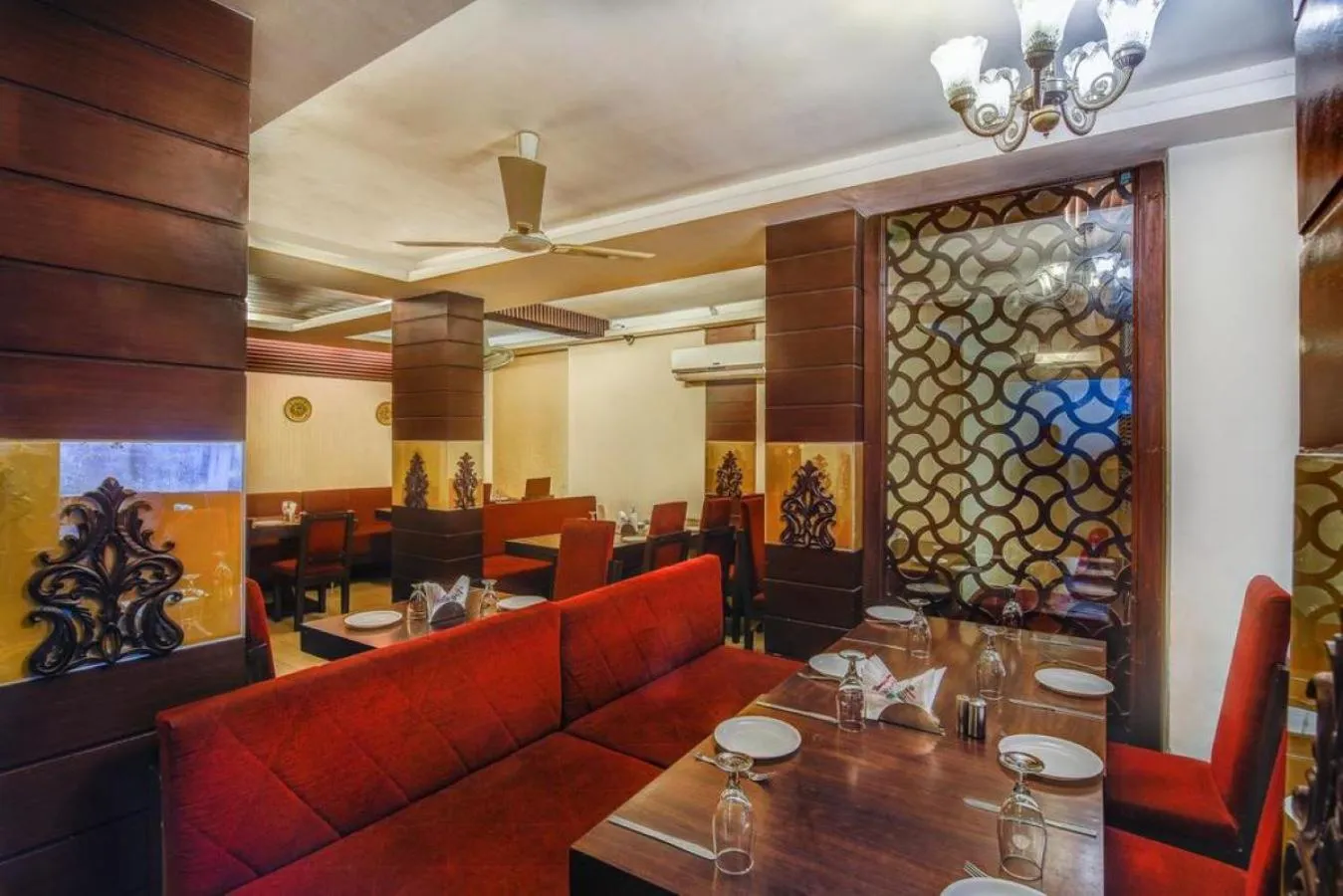 Breakfast in Hotel The Shagun