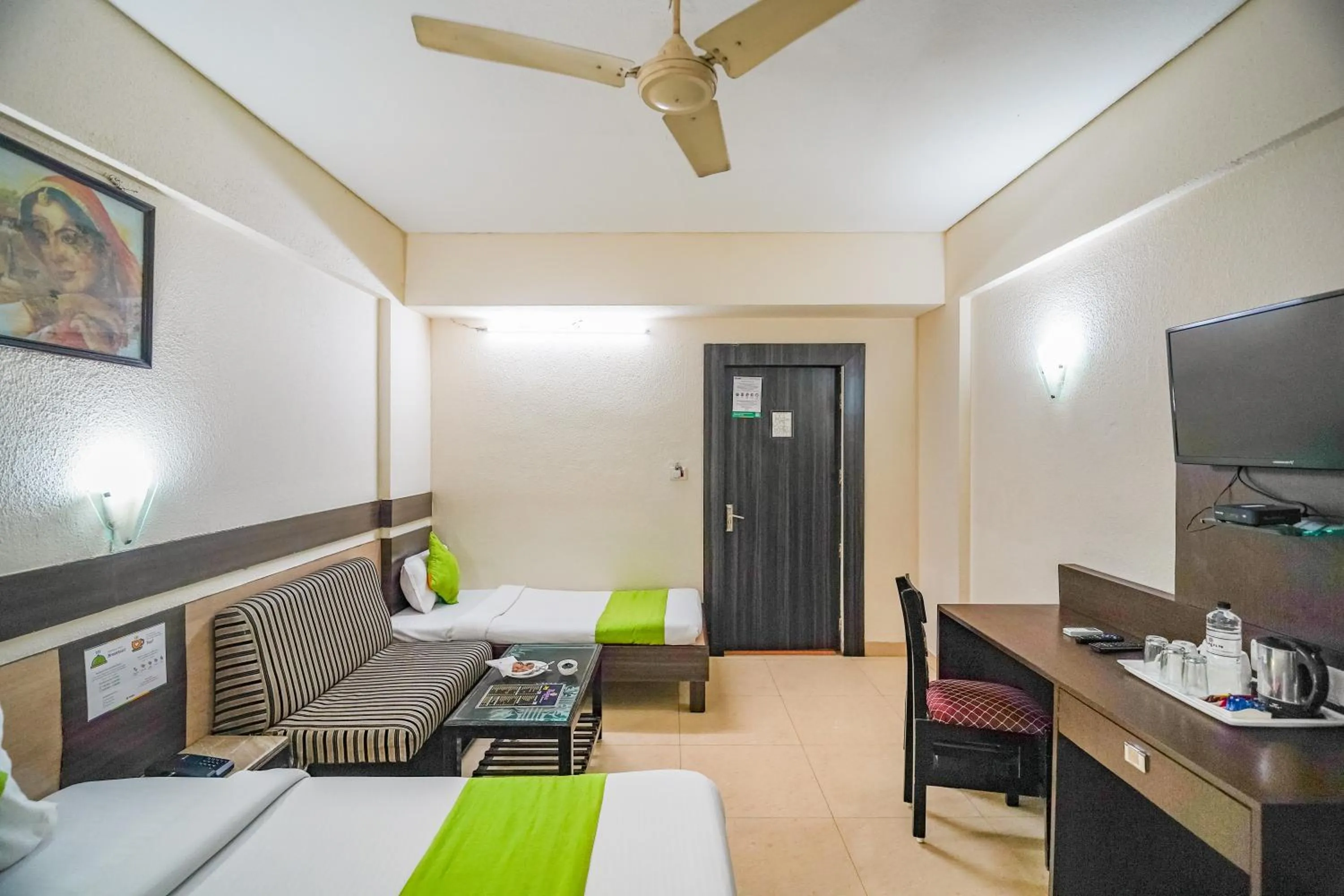 Photo of the whole room, Bed in Hotel The Shagun