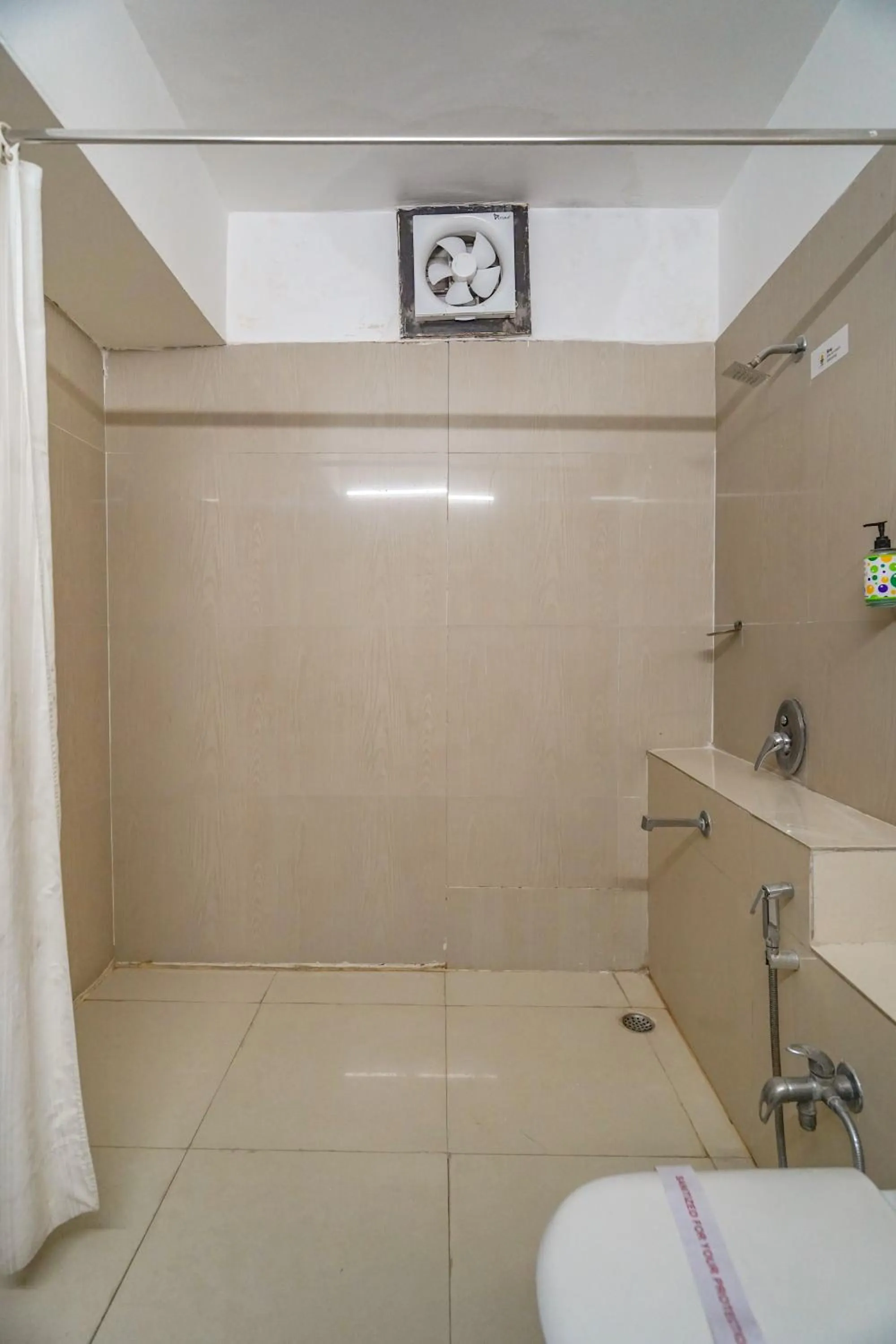 Shower in Hotel The Shagun