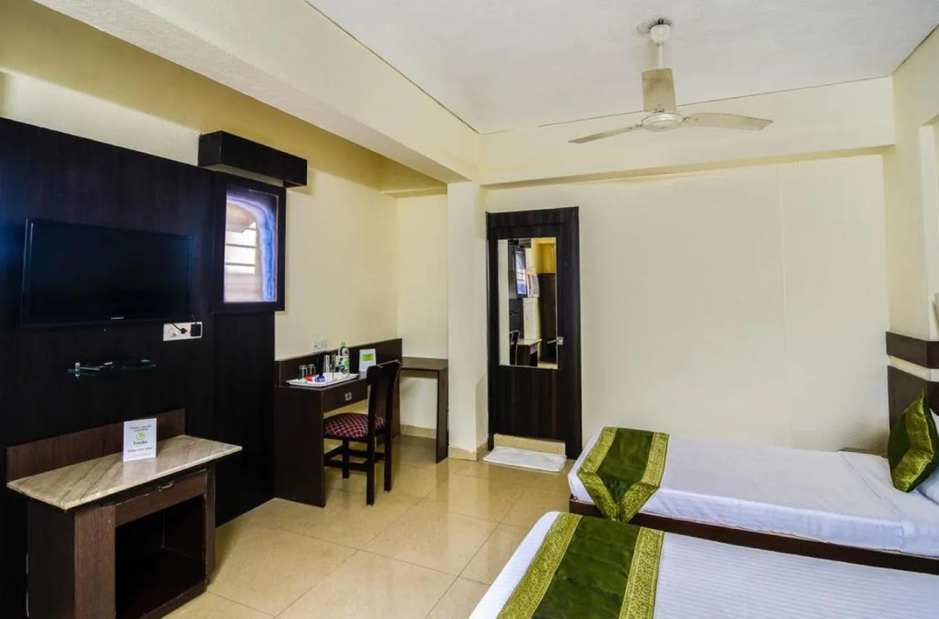 Photo of the whole room, Bed in Hotel The Shagun