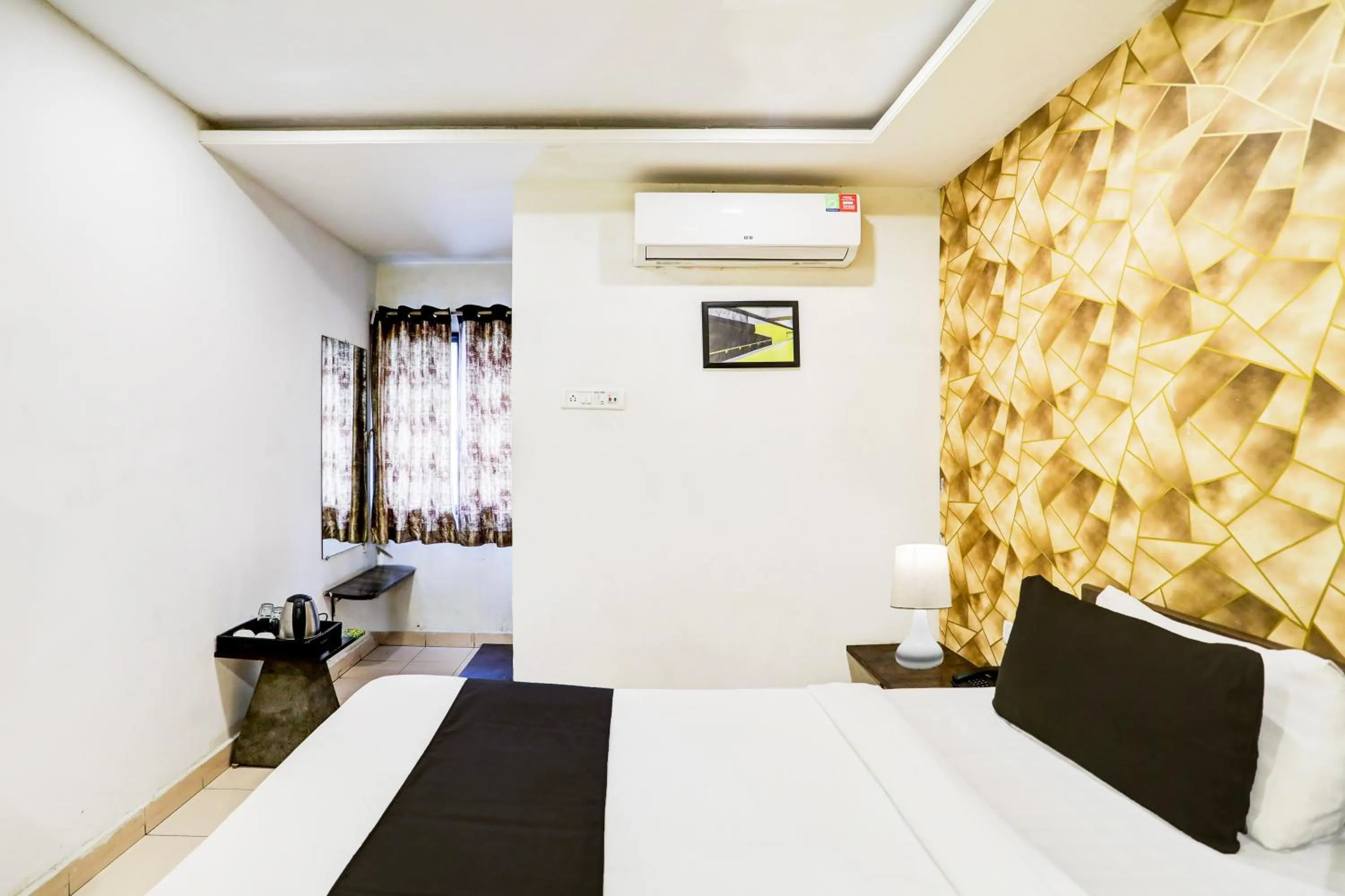 Photo of the whole room, Bed in Super Collection O Hingna Road