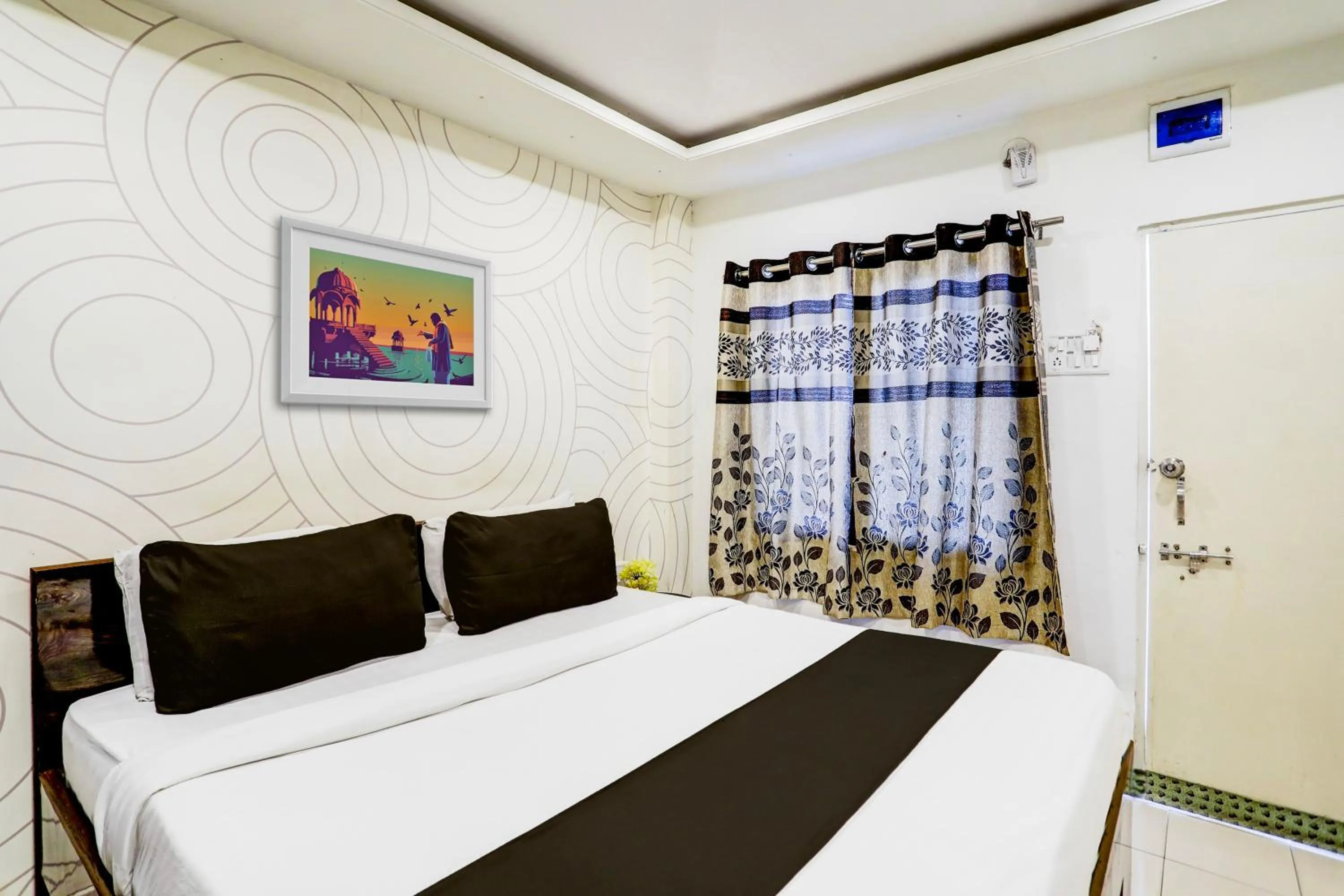 Photo of the whole room, Bed in Super Collection O Hingna Road