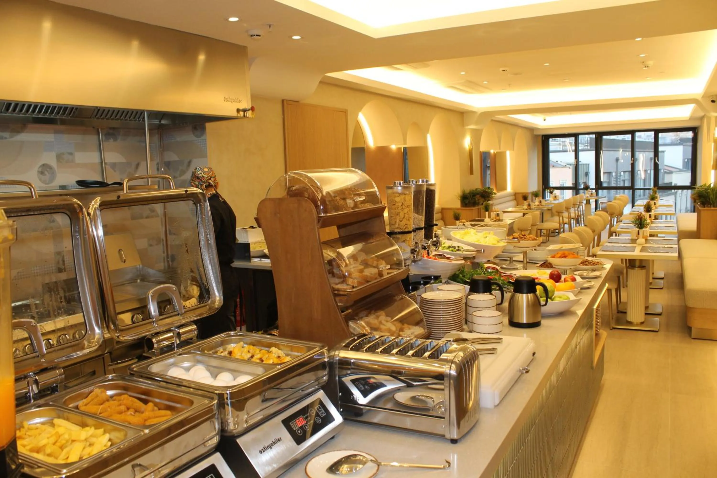 Restaurant/places to eat in Garlon Residence