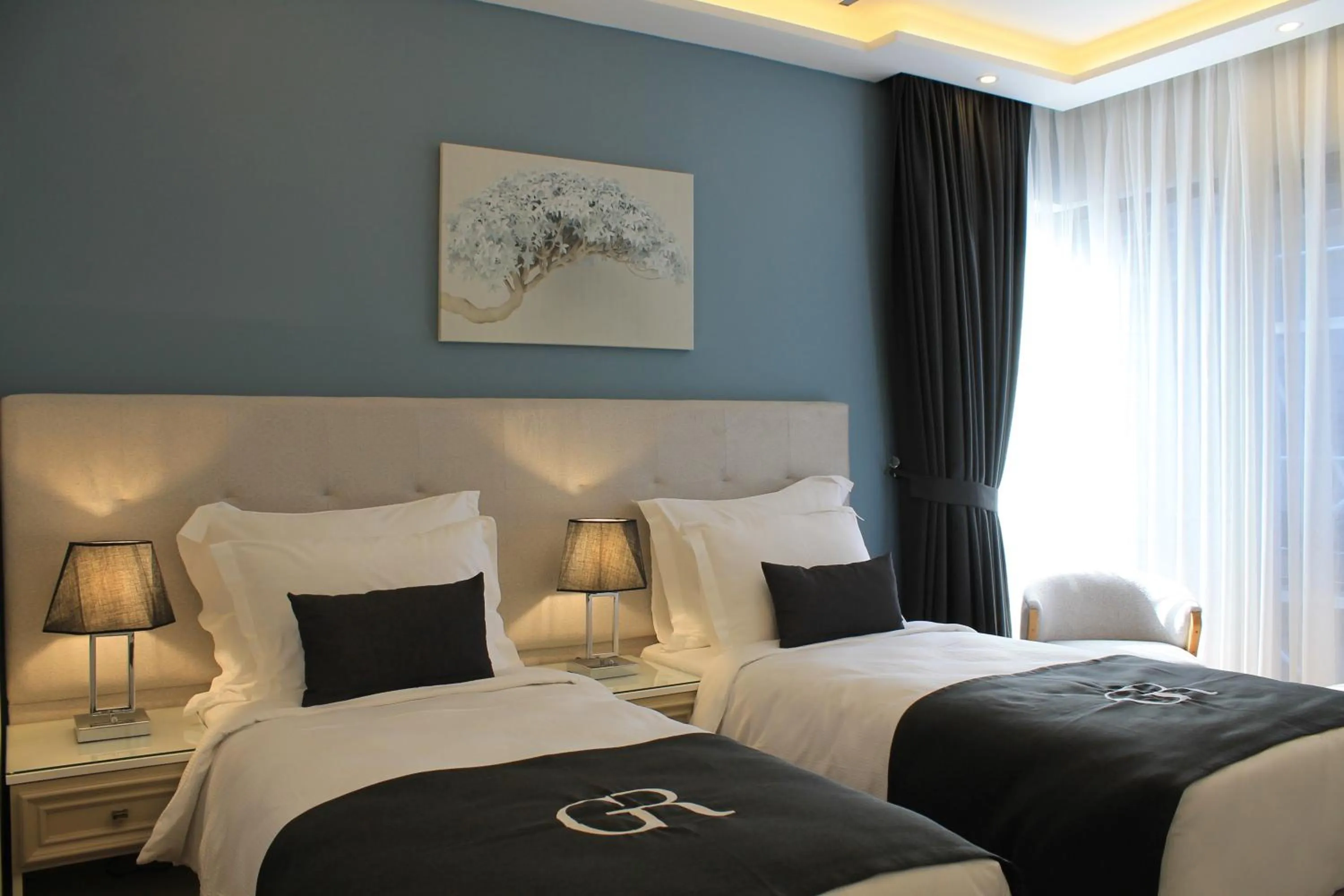 Bedroom, Bed in Garlon Residence