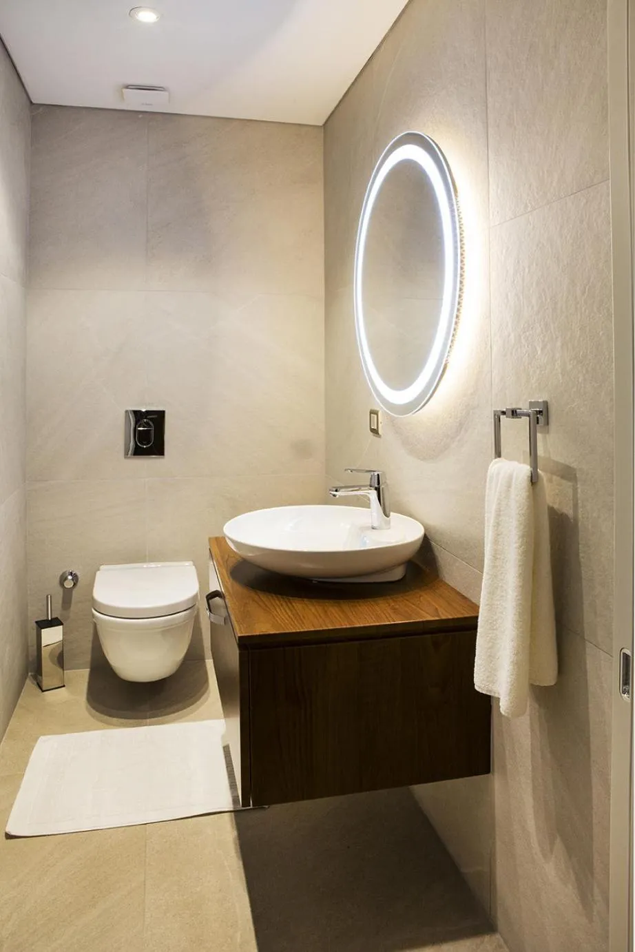 Toilet in Garlon Residence