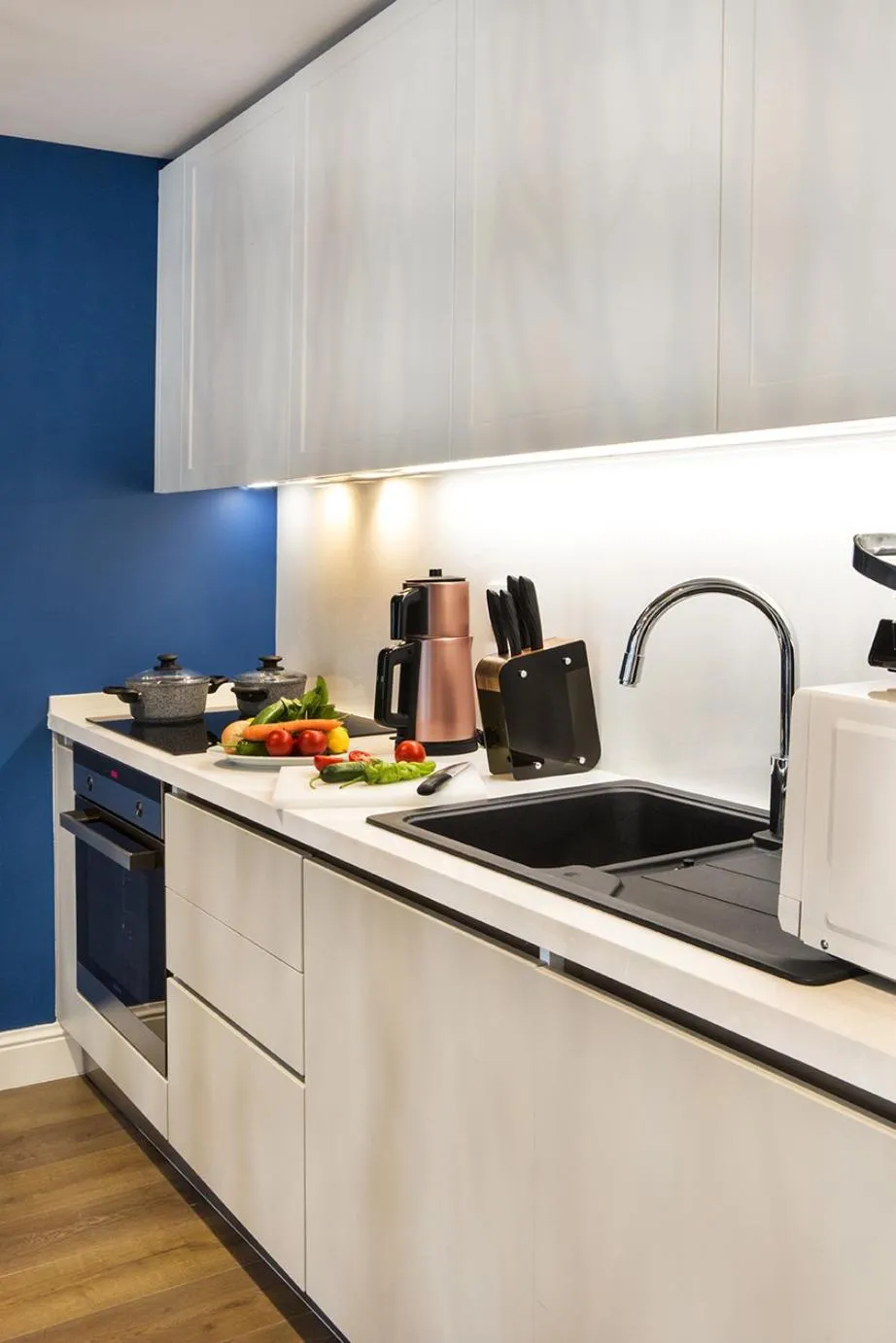 Coffee/tea facilities in Garlon Residence