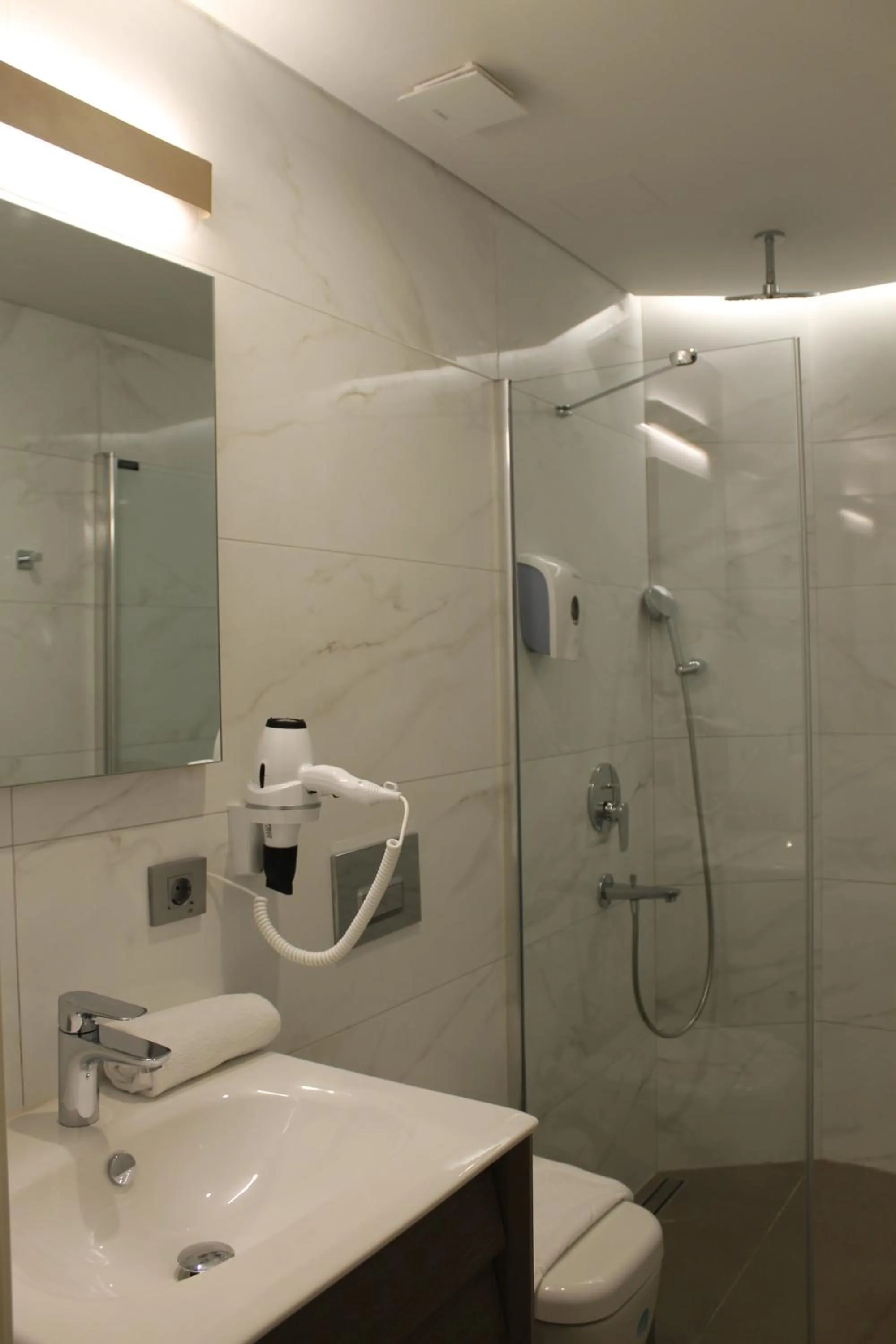 Bathroom in Garlon Residence