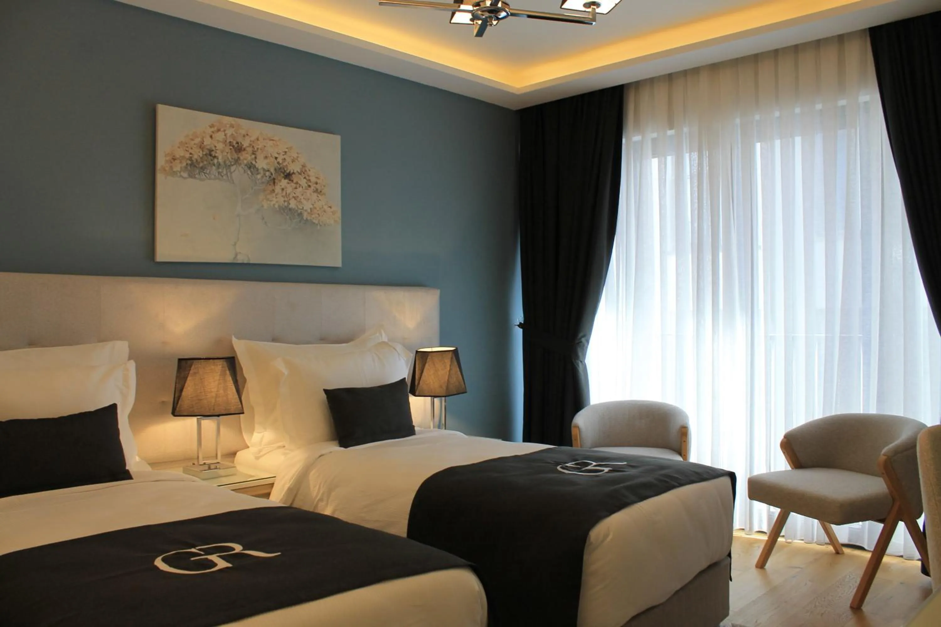 Bedroom, Bed in Garlon Residence