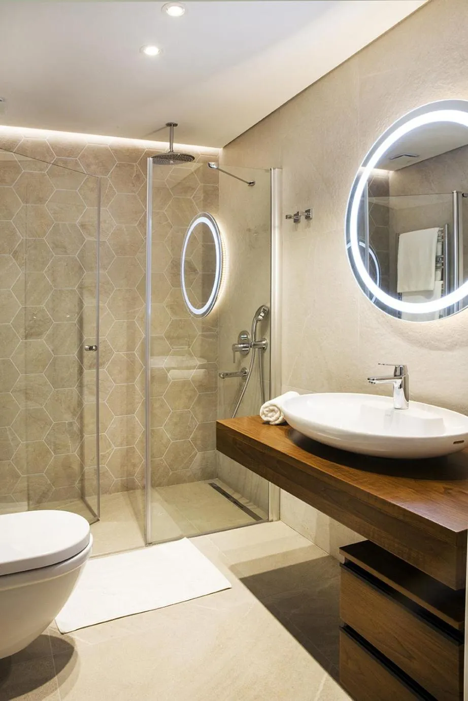 Toilet in Garlon Residence