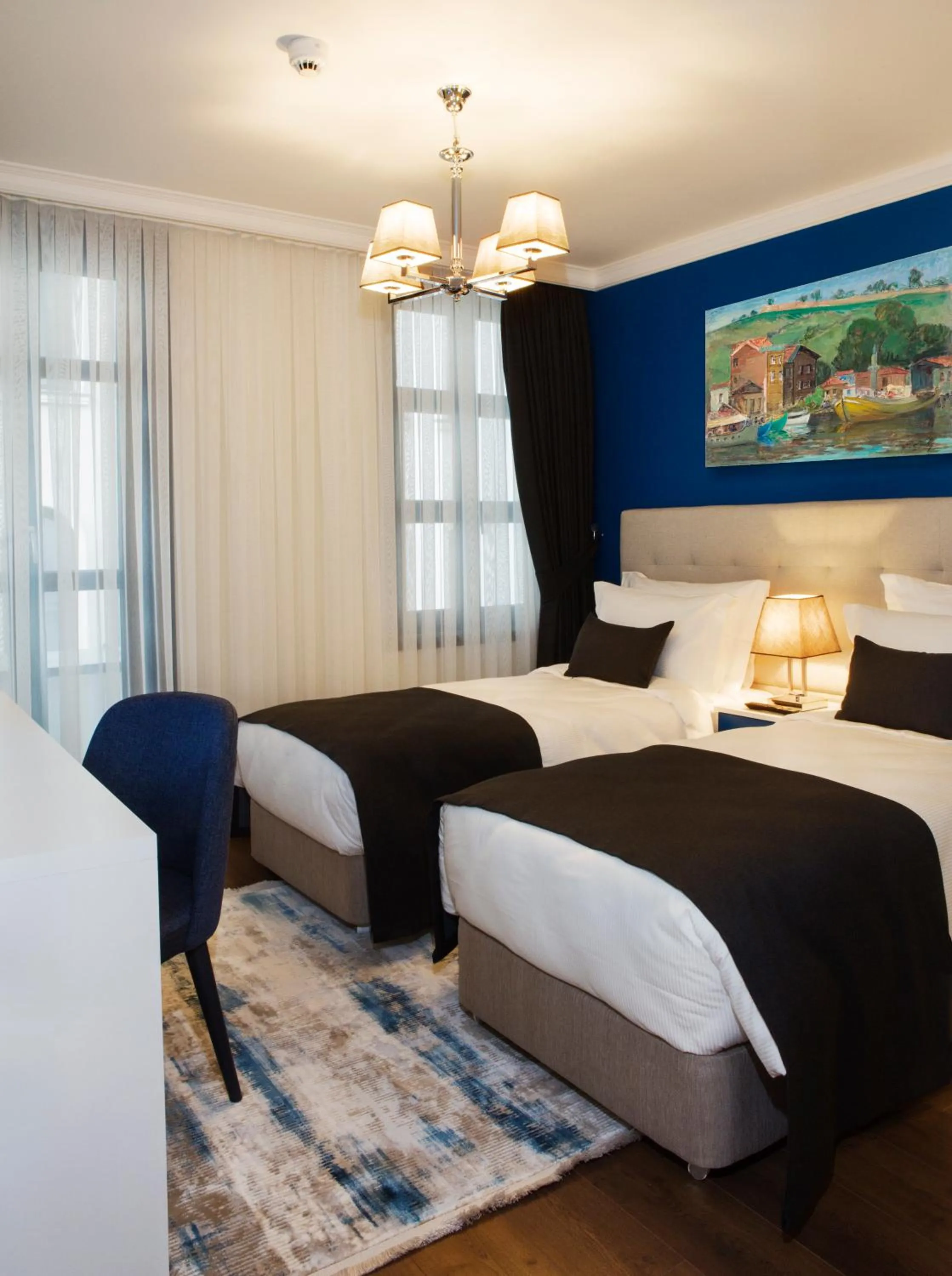 Bedroom, Bed in Garlon Residence