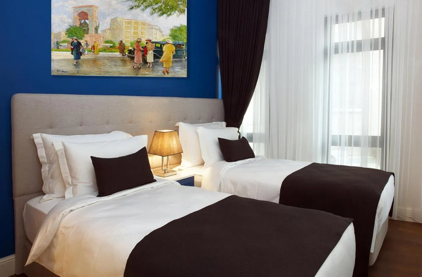 Bedroom, Bed in Garlon Residence