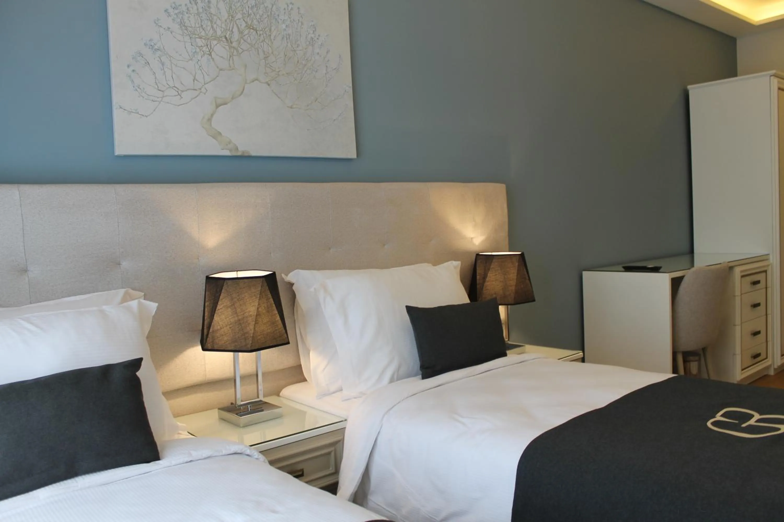 Bed in Garlon Residence