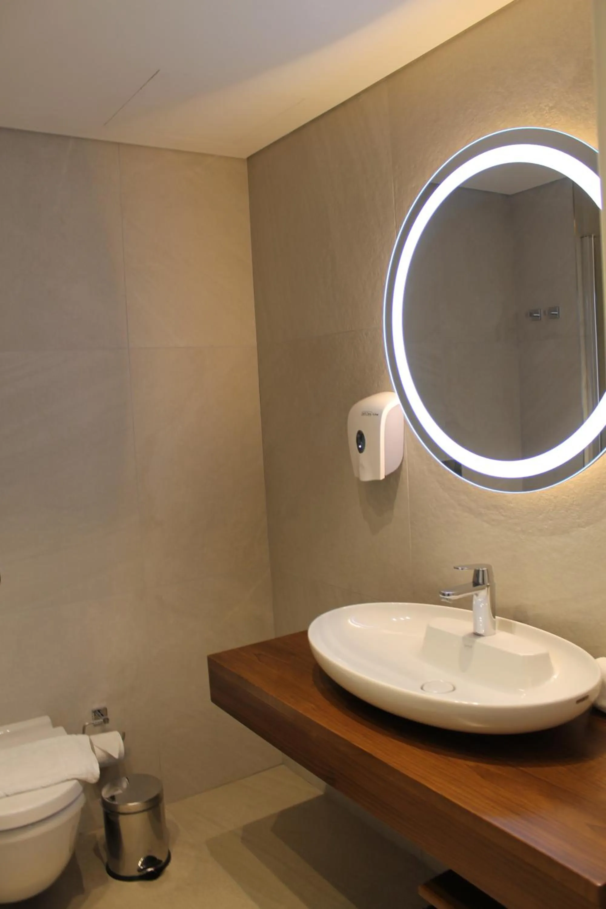 Toilet in Garlon Residence