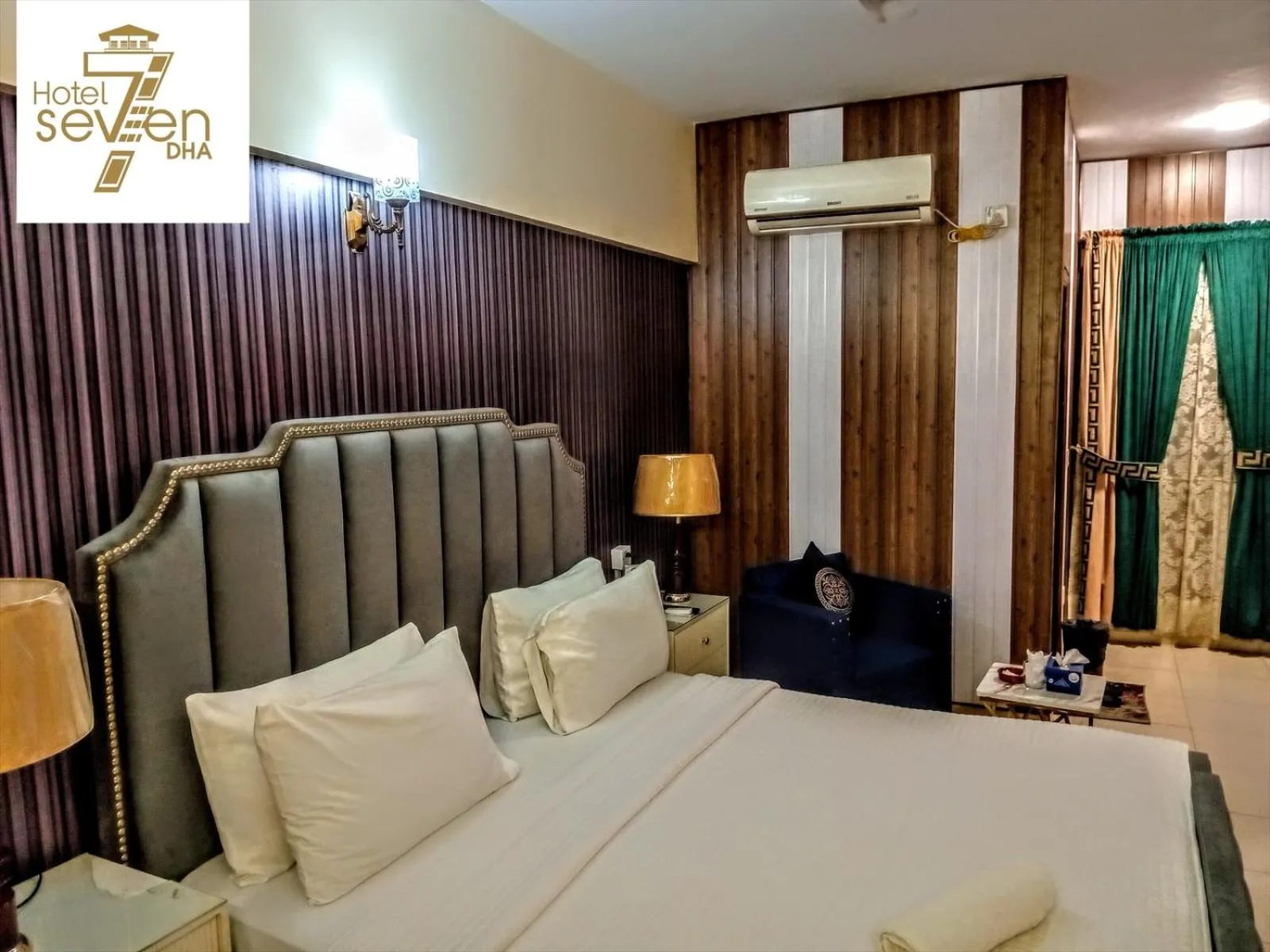 Bedroom, Bed in Hotel 7 DHA