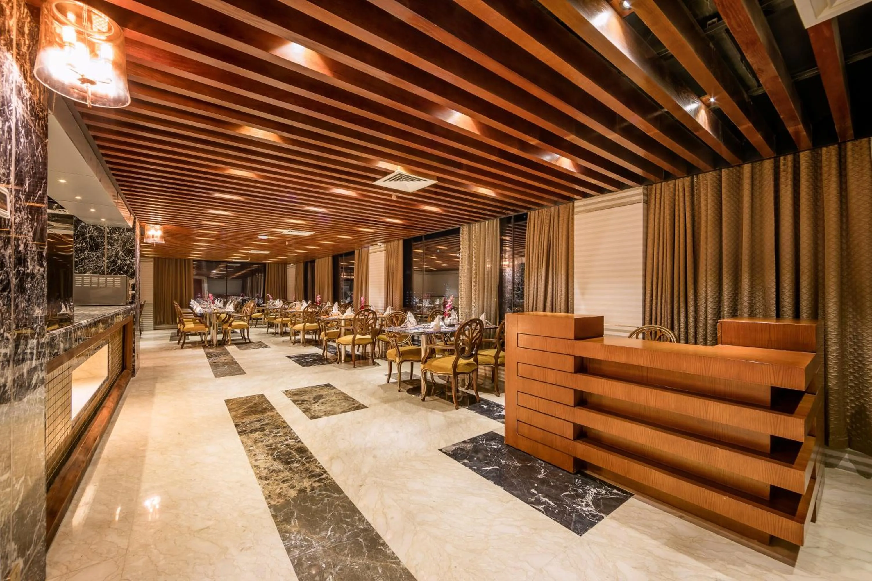 Restaurant/places to eat in Grand Palace Hotel & Resort Sylhet