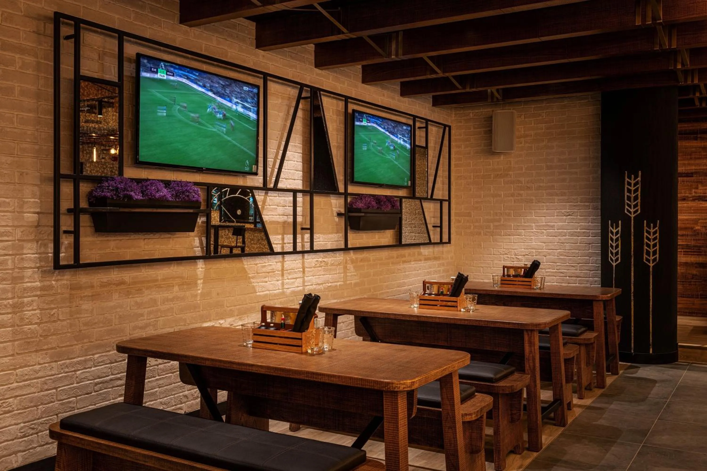 Restaurant/places to eat in Sheraton Jumeirah Beach Resort