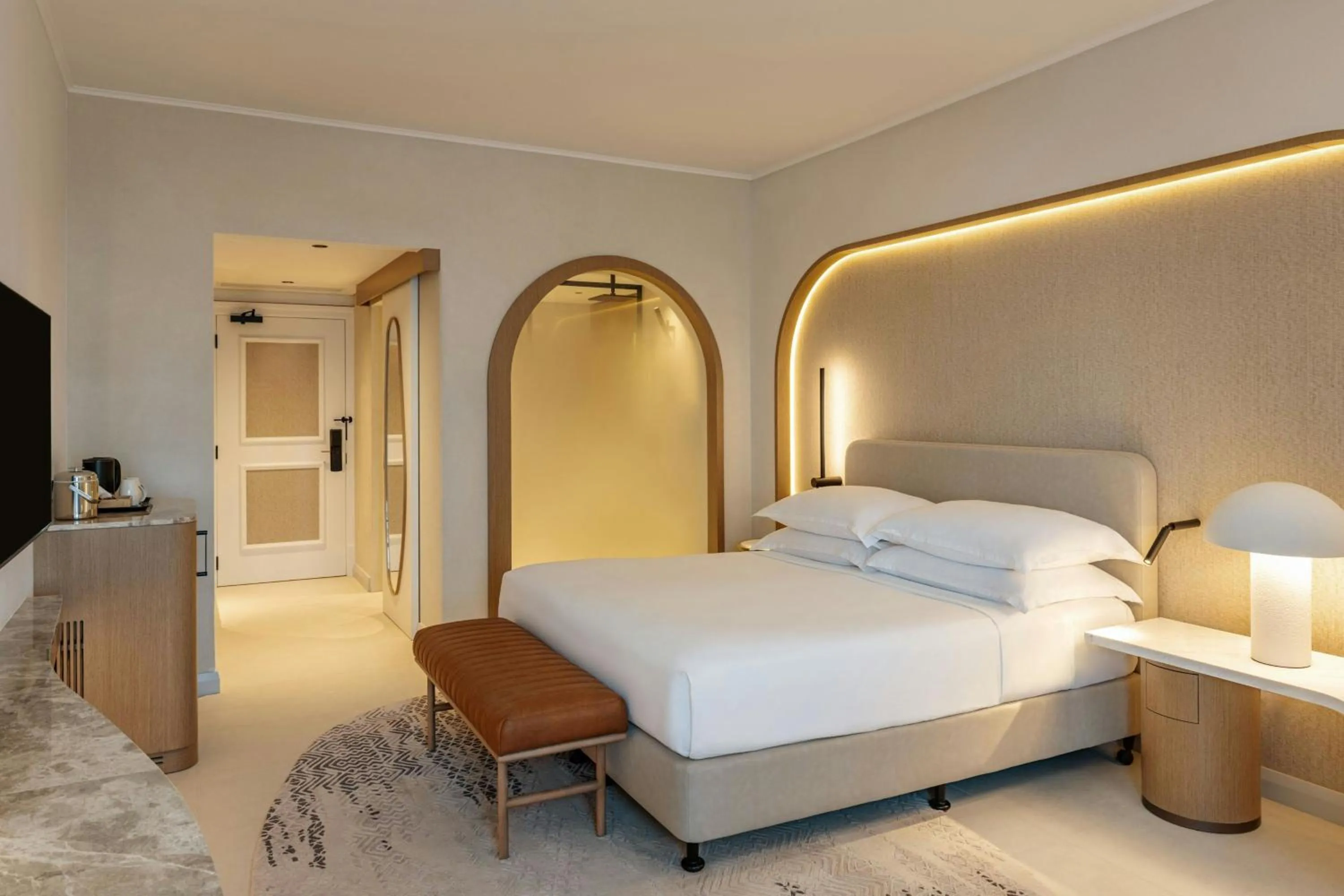 Photo of the whole room, Bed in Sheraton Jumeirah Beach Resort