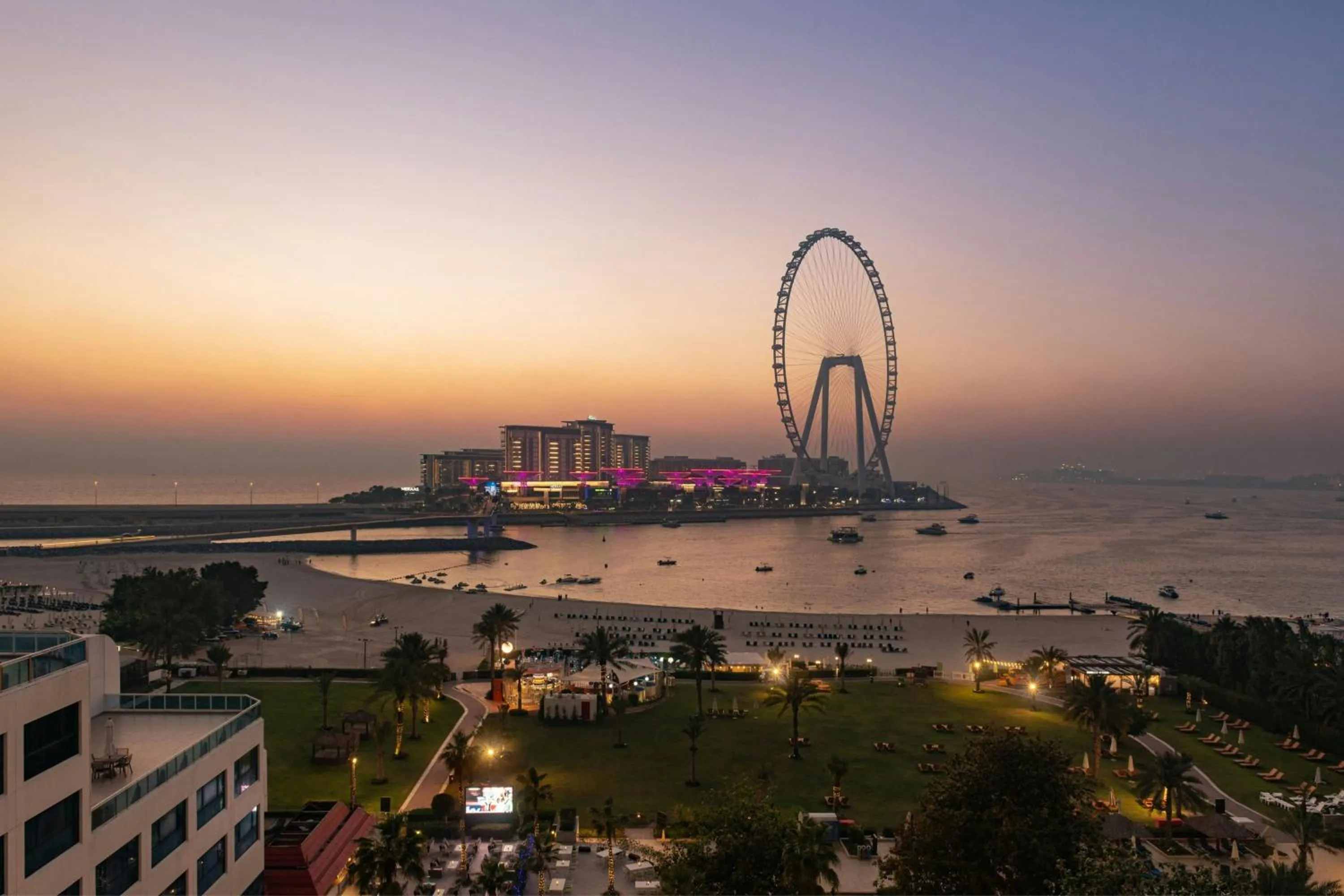 Photo of the whole room in Sheraton Jumeirah Beach Resort