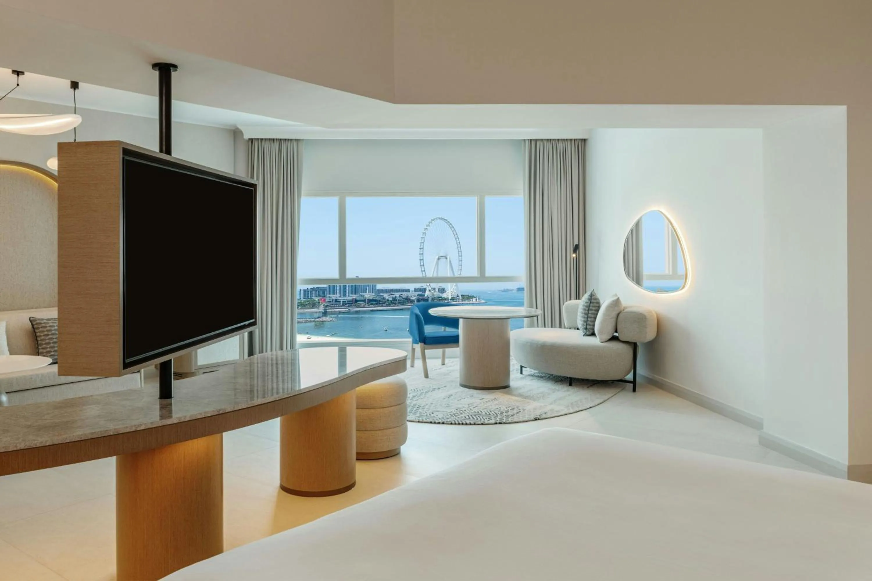 Photo of the whole room, Bed in Sheraton Jumeirah Beach Resort