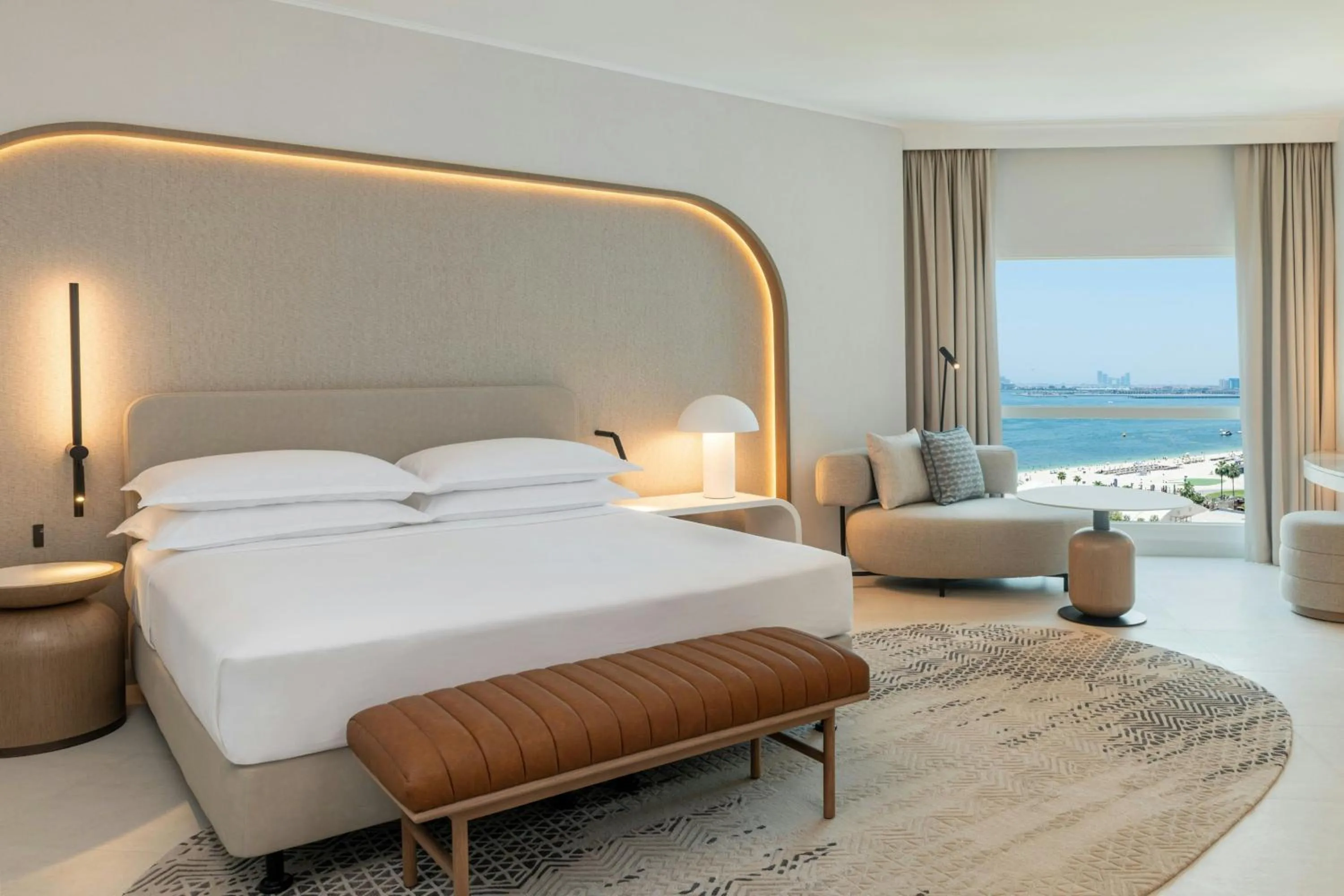 Photo of the whole room, Bed in Sheraton Jumeirah Beach Resort