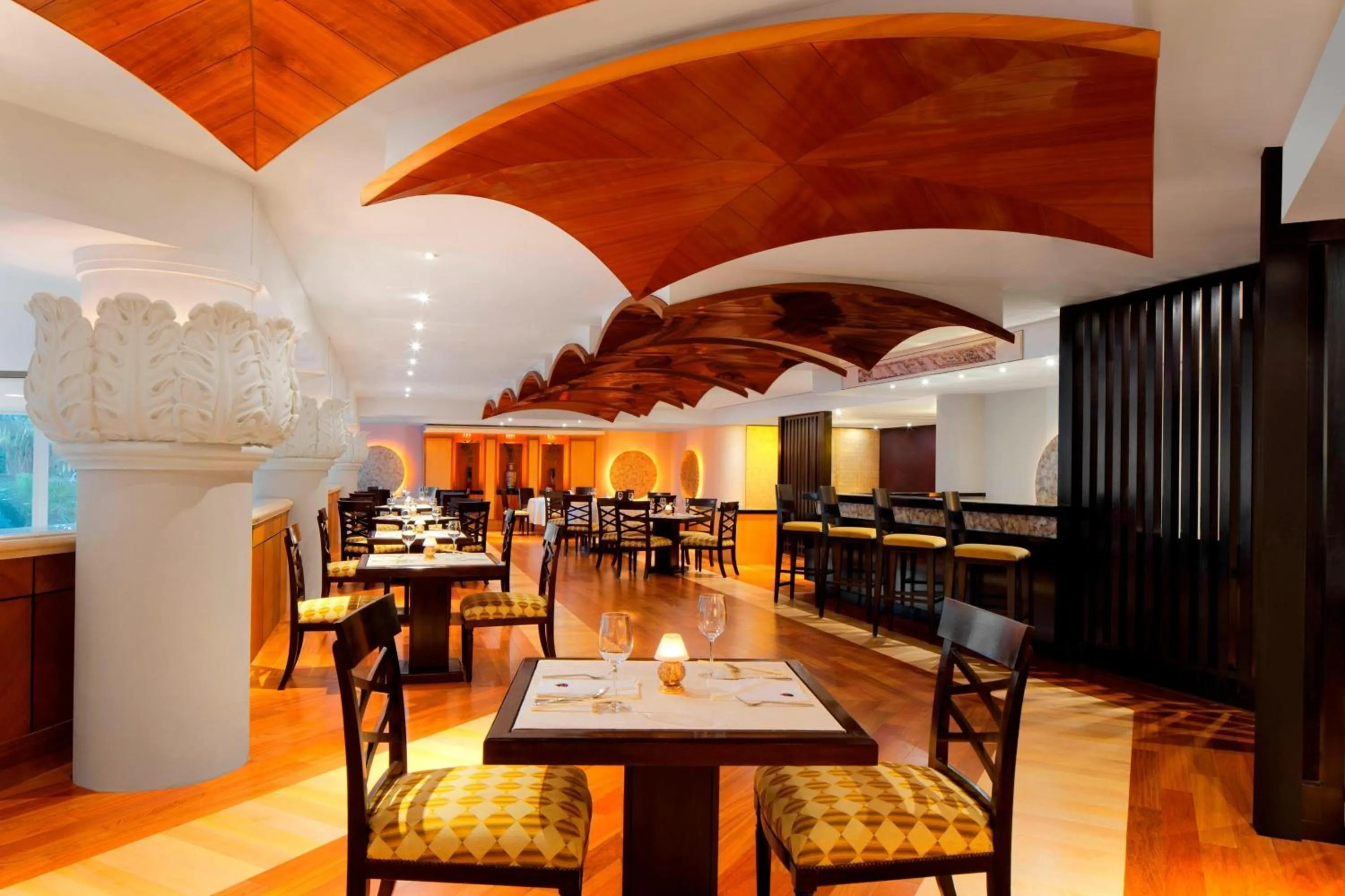 Restaurant/places to eat in Sheraton Jumeirah Beach Resort