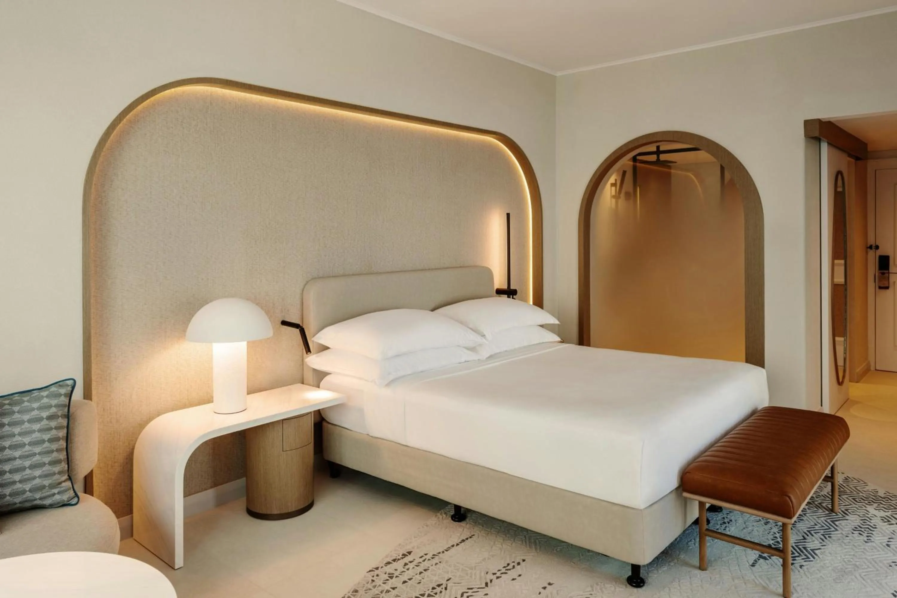 Photo of the whole room, Bed in Sheraton Jumeirah Beach Resort